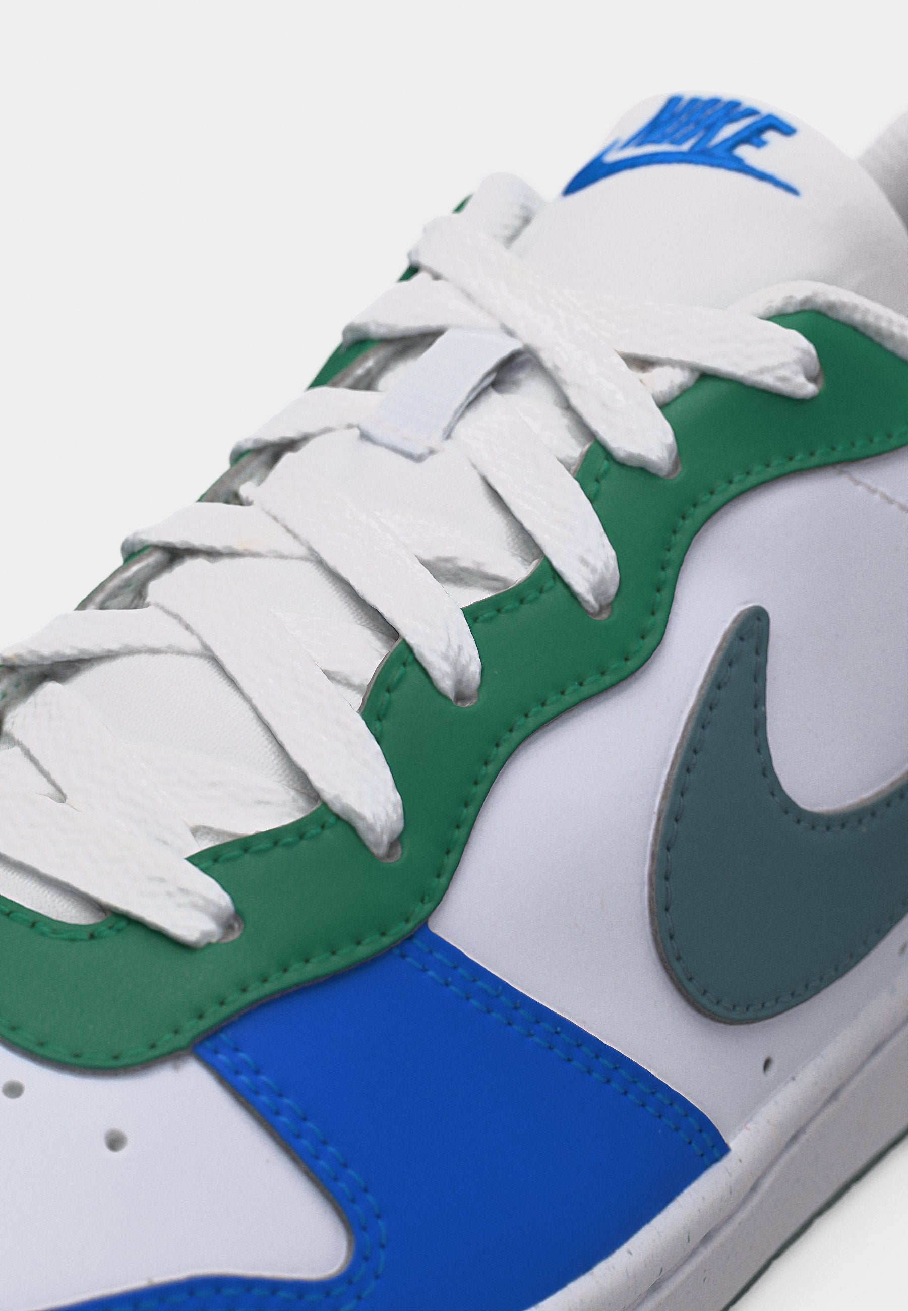 COURT BOROUGH UNISEX - Trainers - white/mineral slate/malachite/blue crystal/total orange