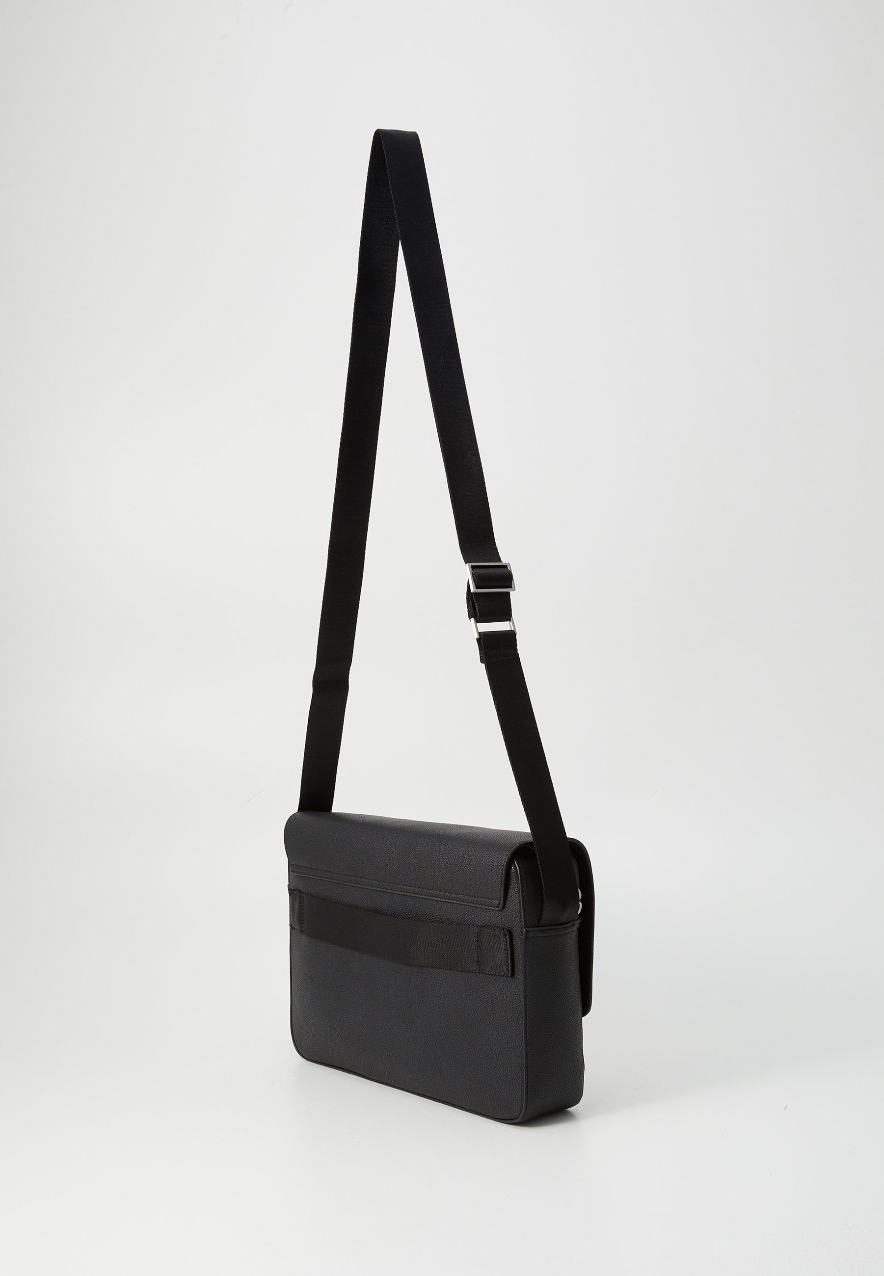 MESSENGER BAG - Cross body bag - noir