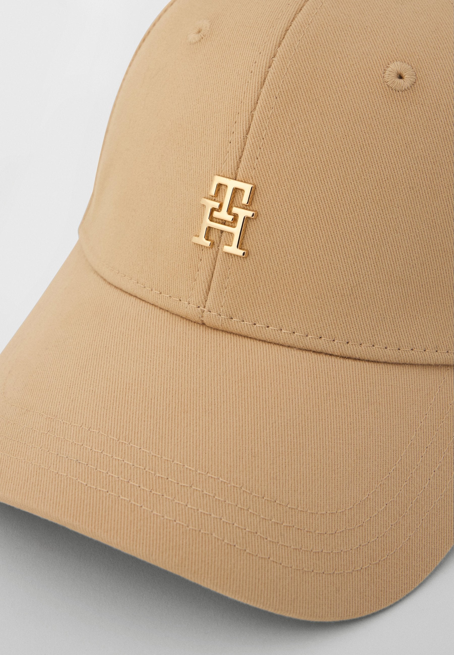 CHIC MONOGRAM - Cap - clayed pebble