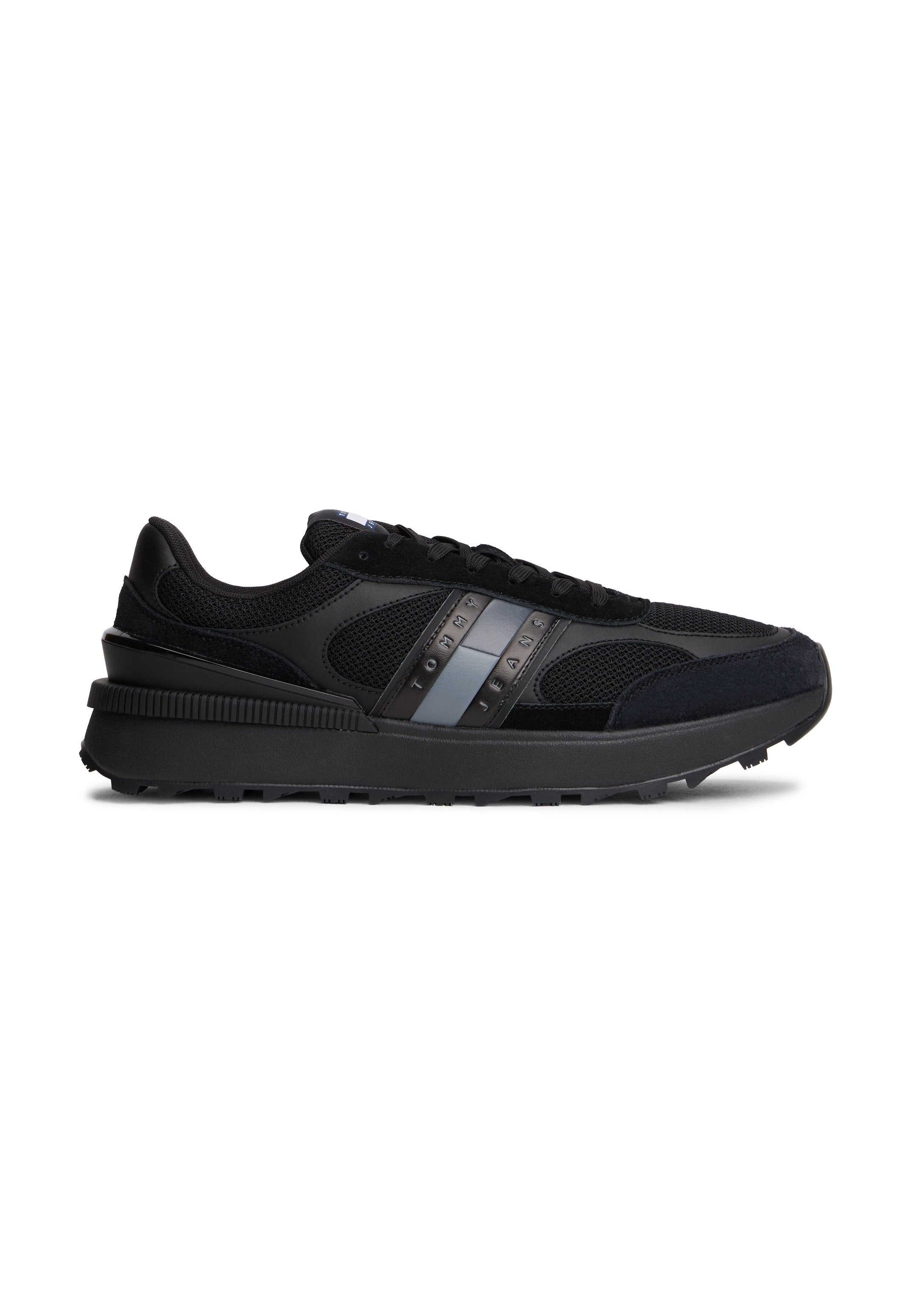 ESSENTIAL TECHNICAL MESH CLEAT TRAINERS - Trainers - black