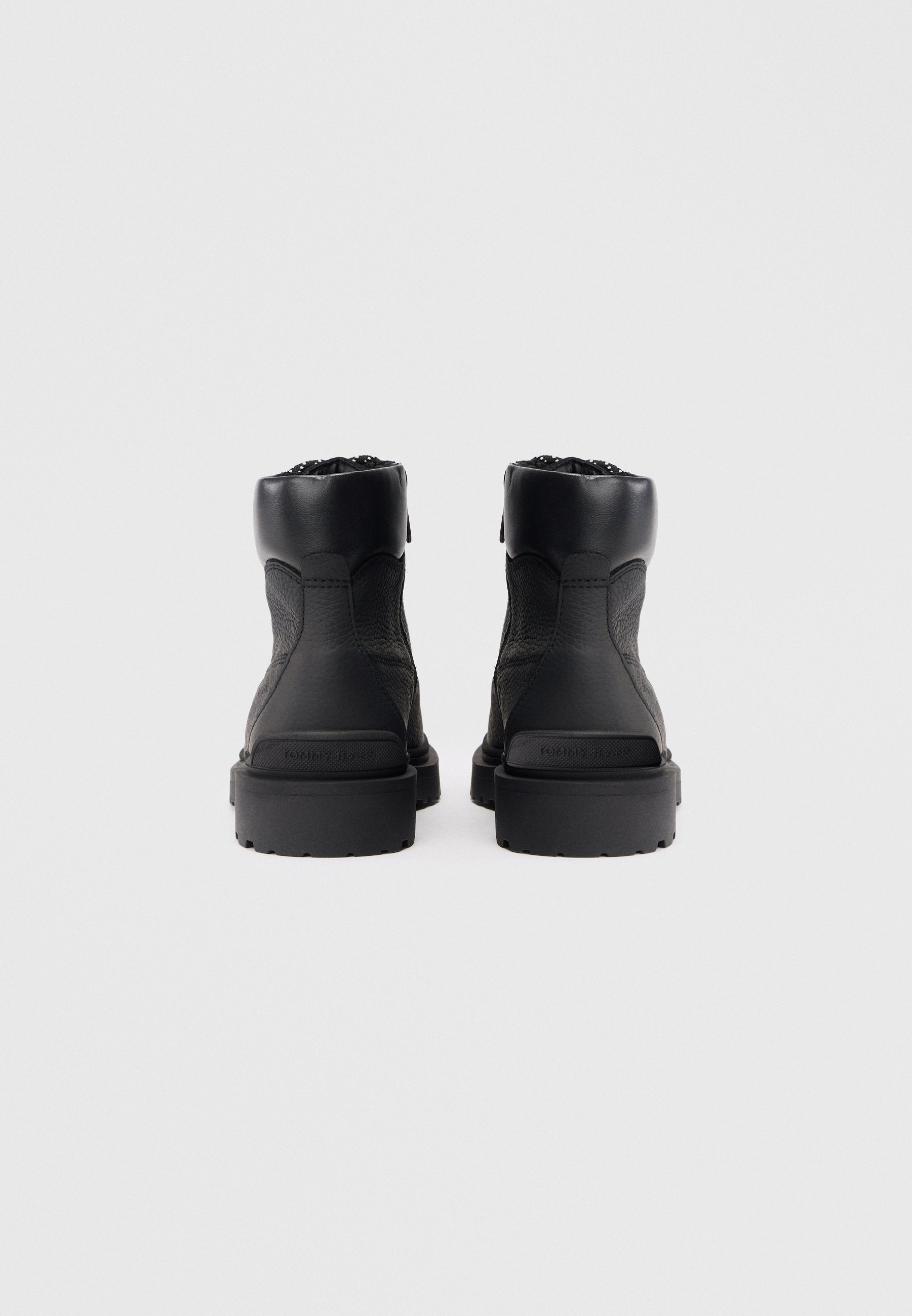 Lace-up ankle boots - black