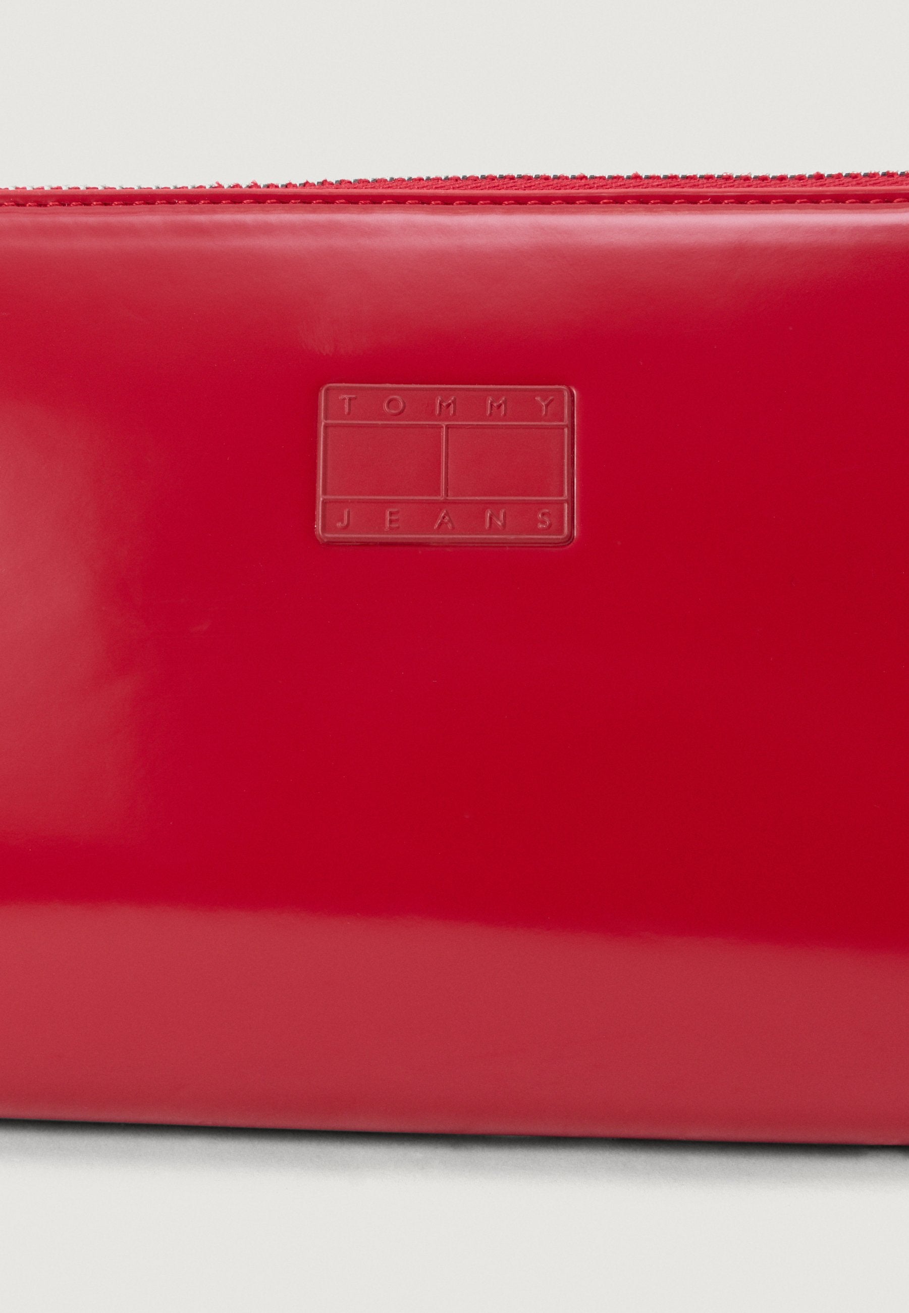 ESSENTIAL LOGO SHINY SHOULDER BAG - Handbag - sapphire red