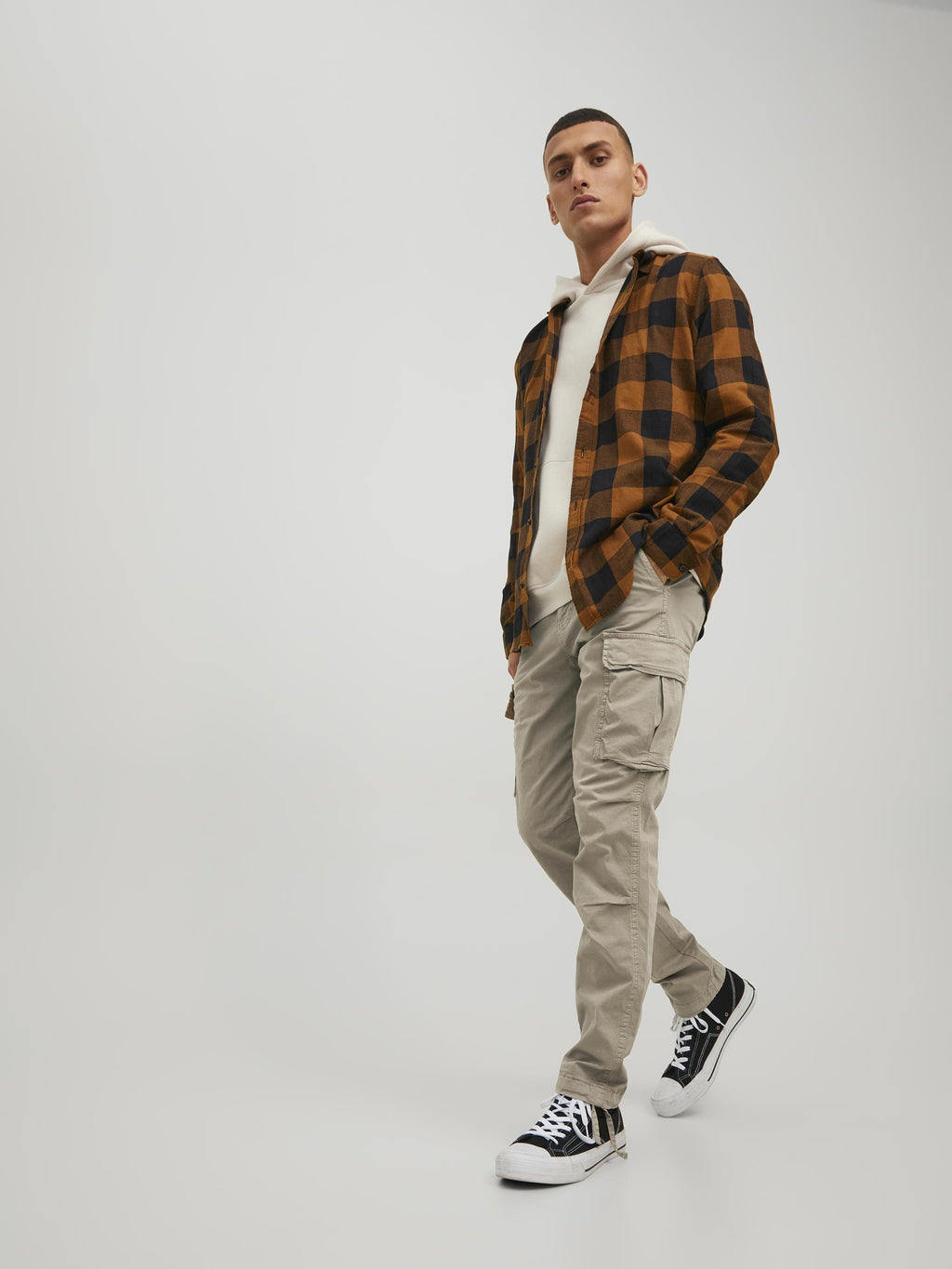 JPSTACE JJTUCKER AMA TAPERED FIT - Pantalon cargo - Marron
