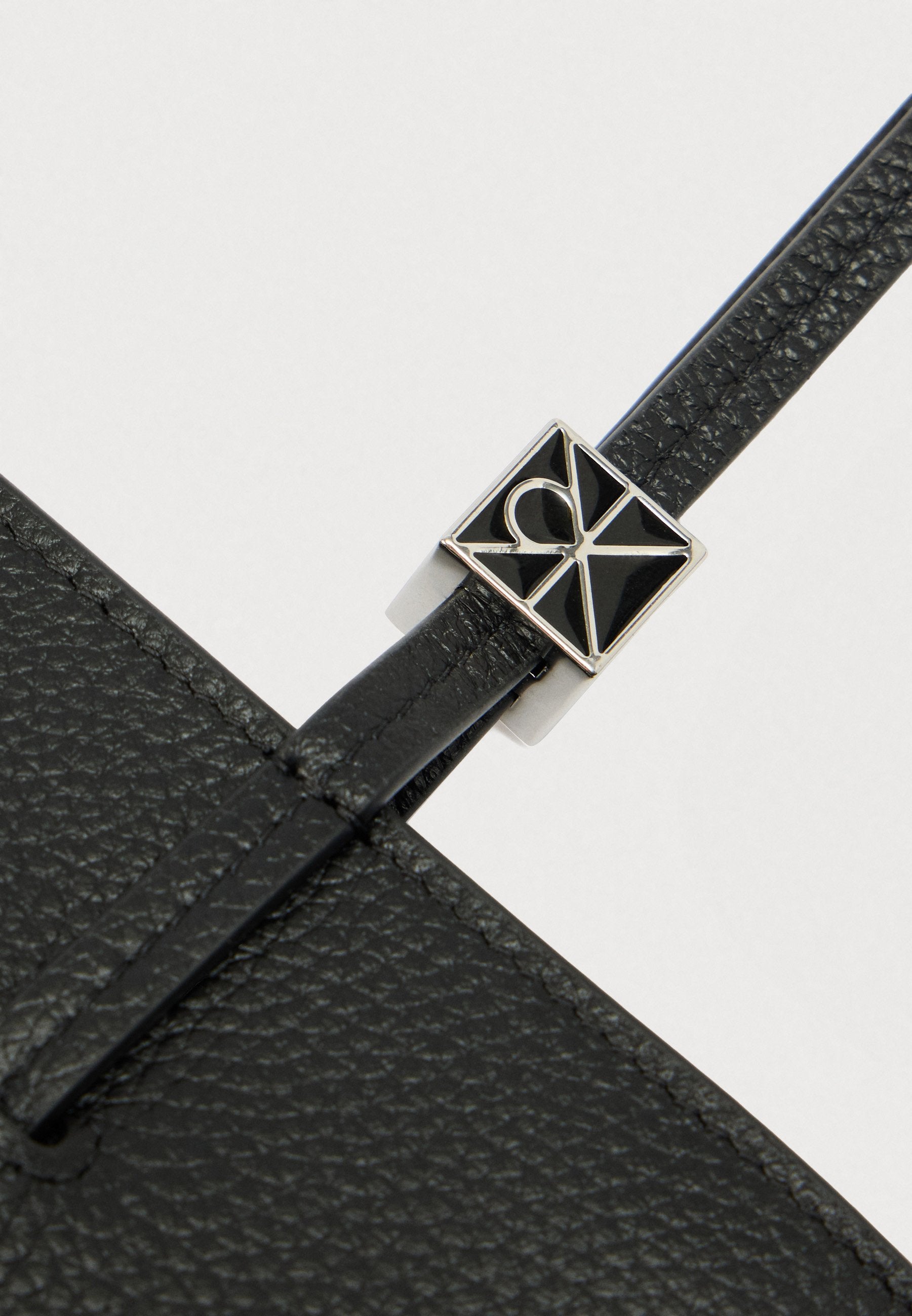 EMBLEM PEBBLE WALLET ON STRAP - Wallet - black