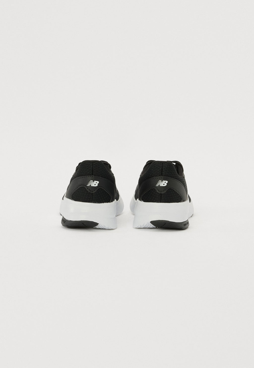 578 UNISEX - Road running shoes - black