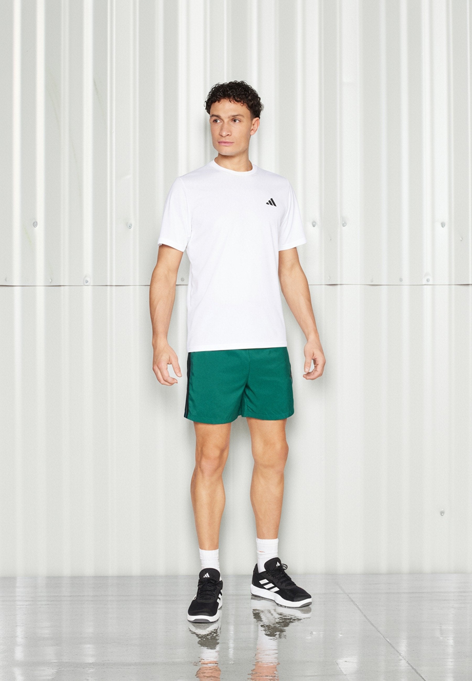 M 3S CHELSEA B - Sports shorts - collegiate green/black