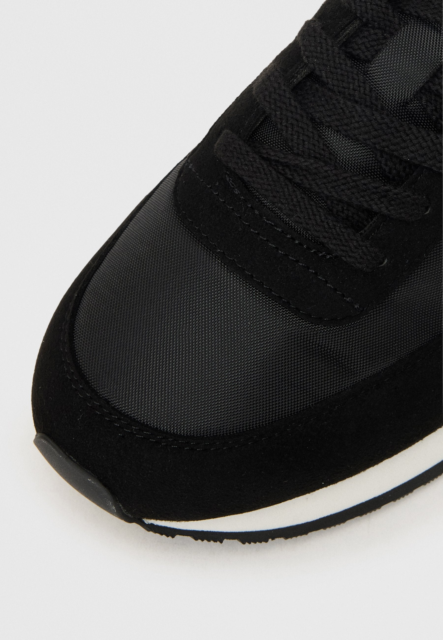 أحذية رياضية TJM CLASSIC RUNNER - سوداء