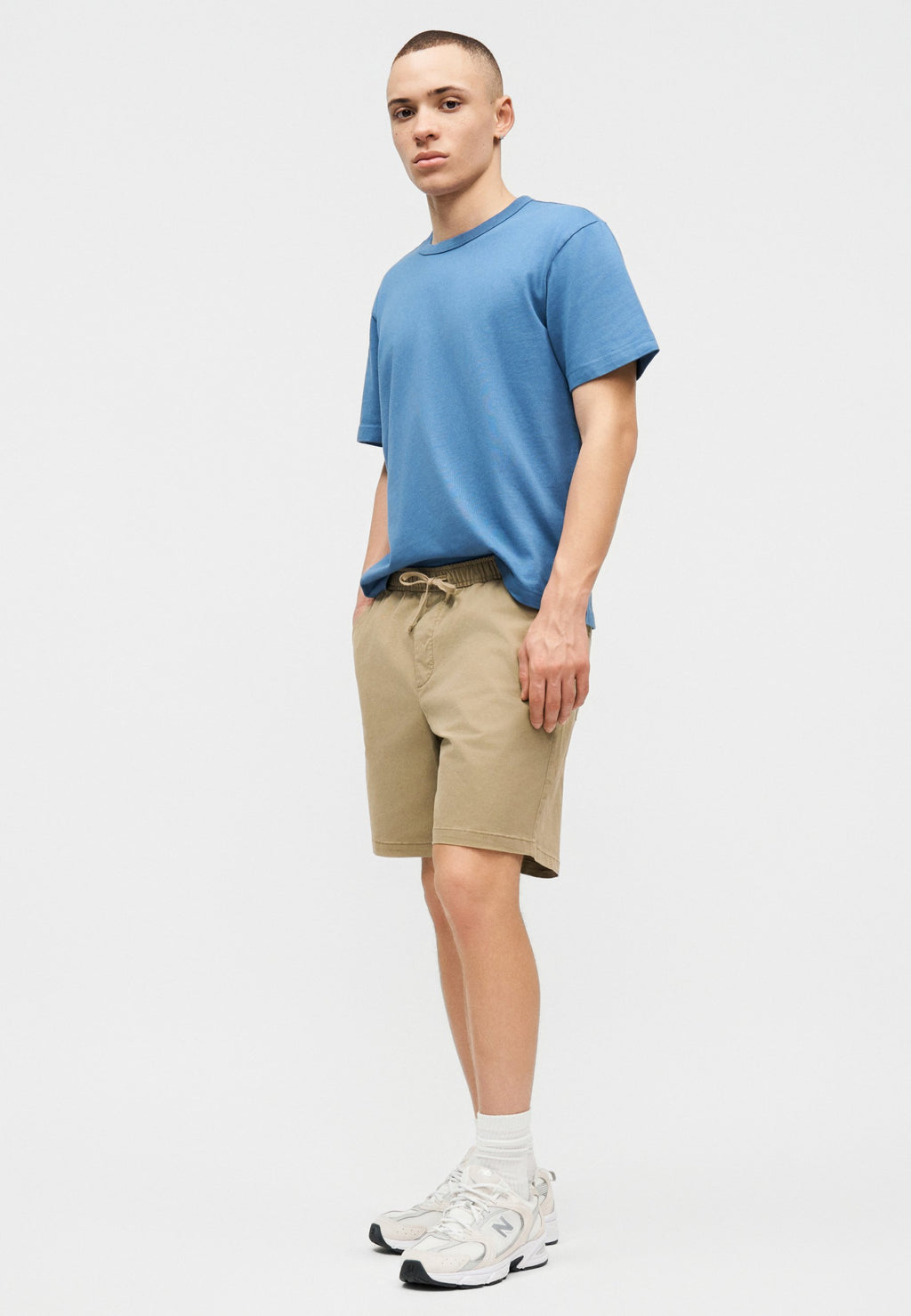ESSENTIAL EASY  - Shorts - light avocado
