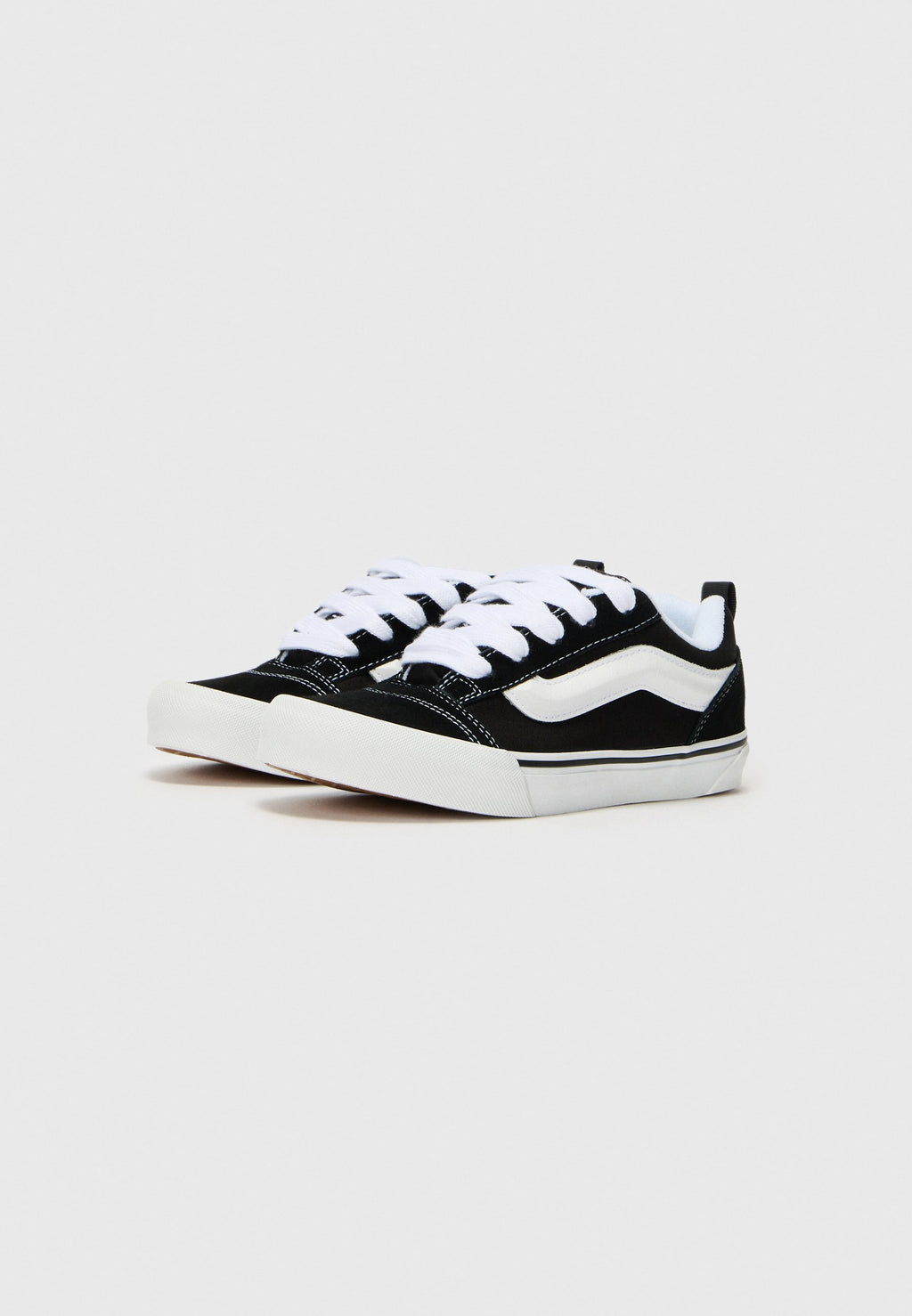 KNU SKOOL UNISEX - Skate shoes - black/true white