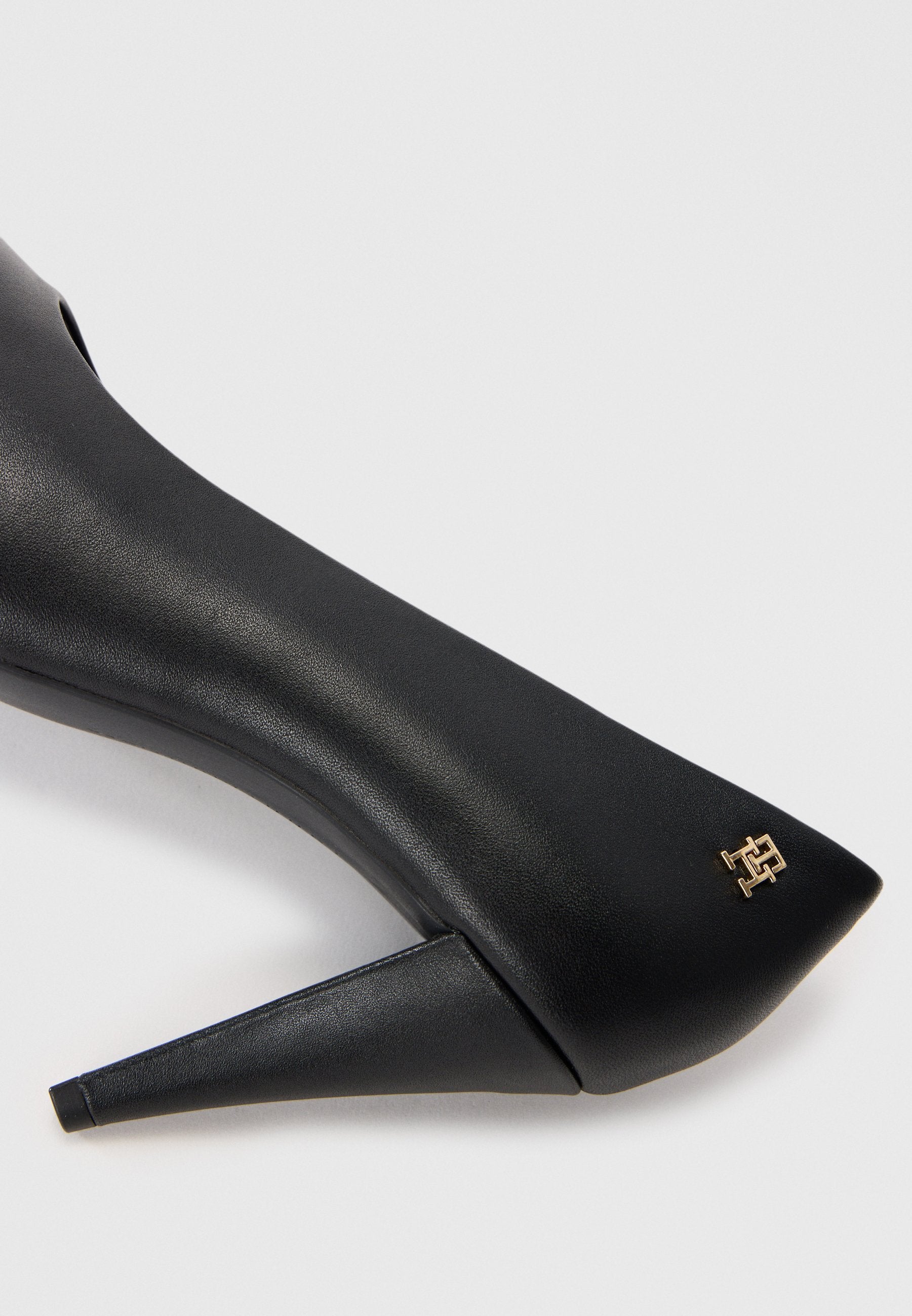 TALONS AIGUILLES EN CUIR AVEC MONOGRAMME TH - Talons classiques - noir