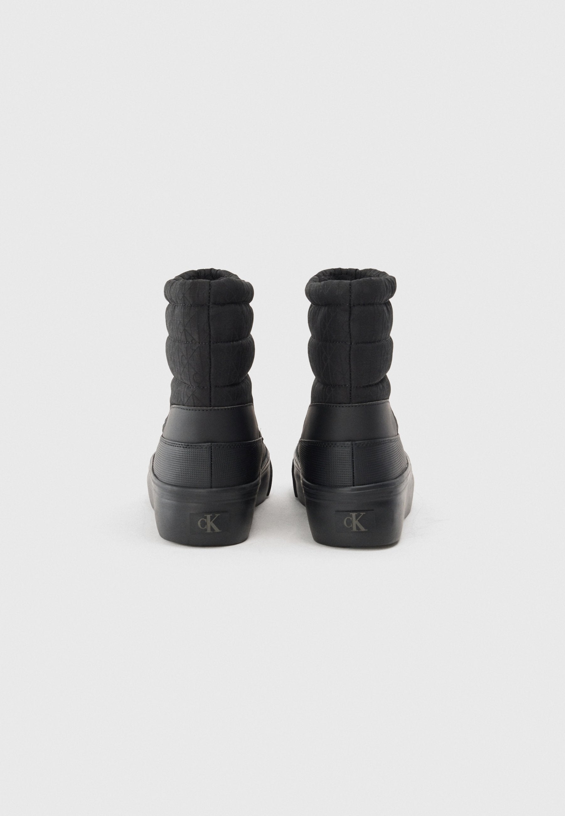 Winter boots - triple black
