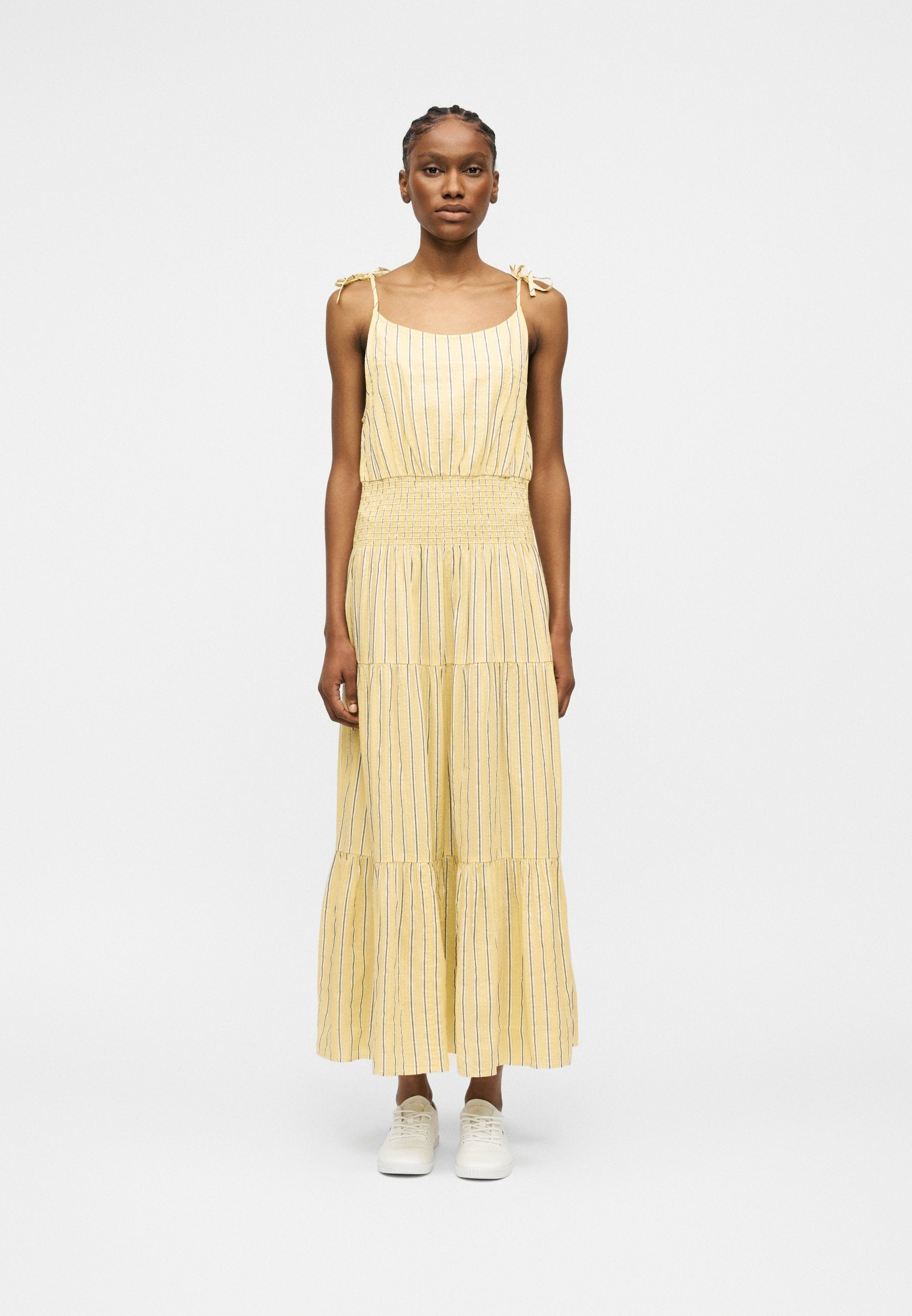 SMOCK TIE MIDI DRESS - Day dress - liquorice/citronella