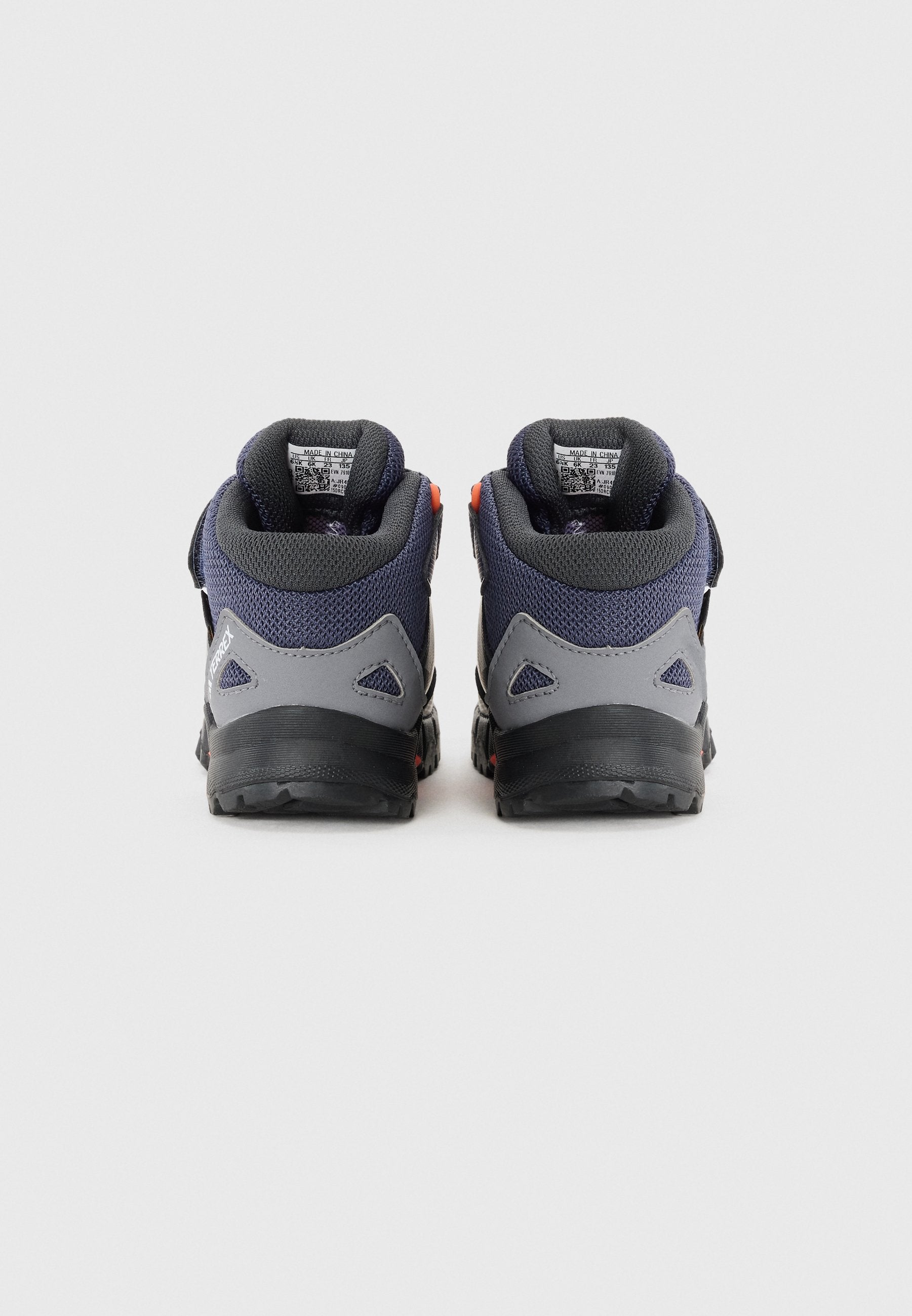 SKYCHASER MID GTX UNISEX - Hiking shoes - shadow navy/grey three/semi impact orange