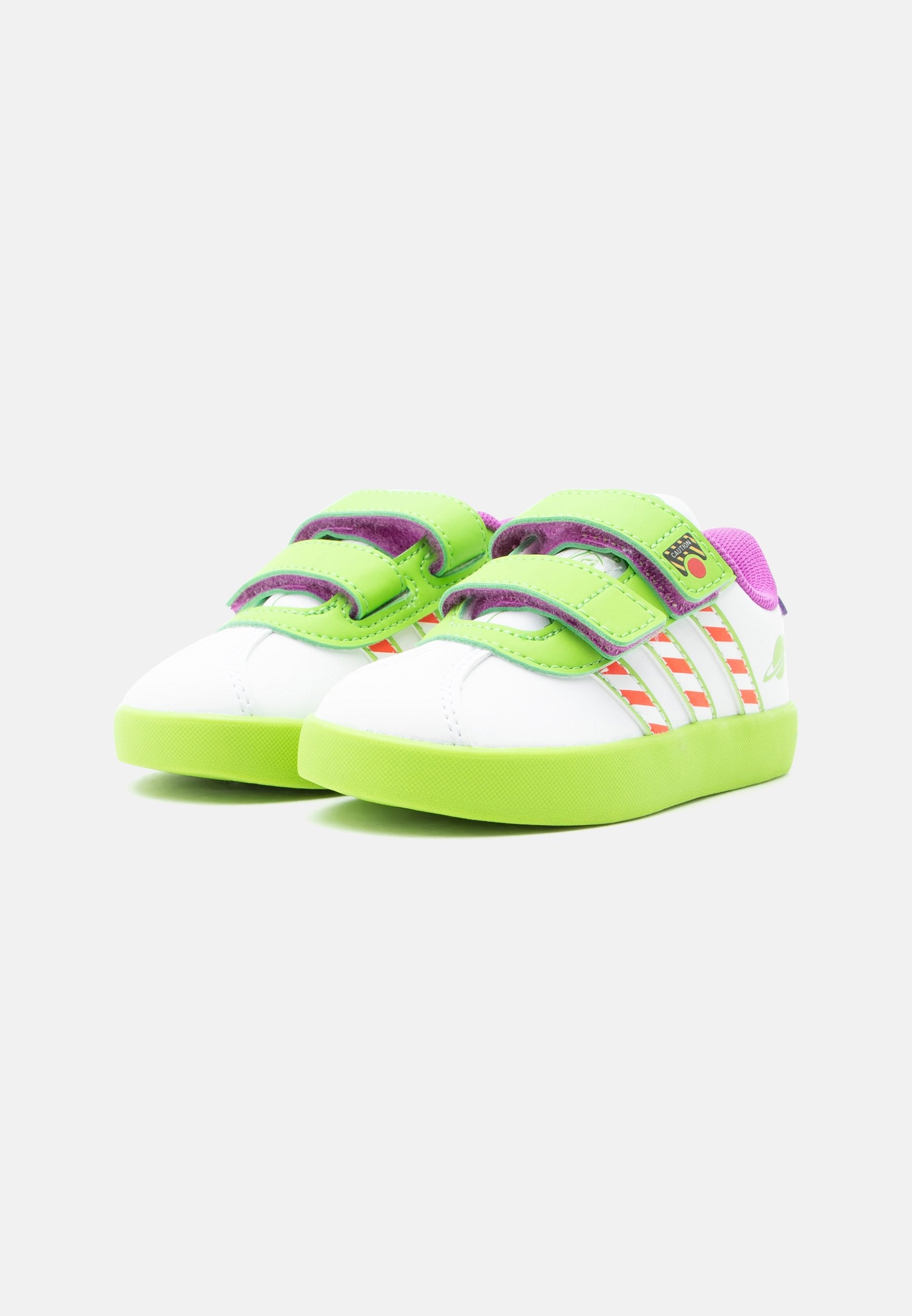 COURT BUZZ UNISEX - Road running shoes - footwear white/semi solar green
