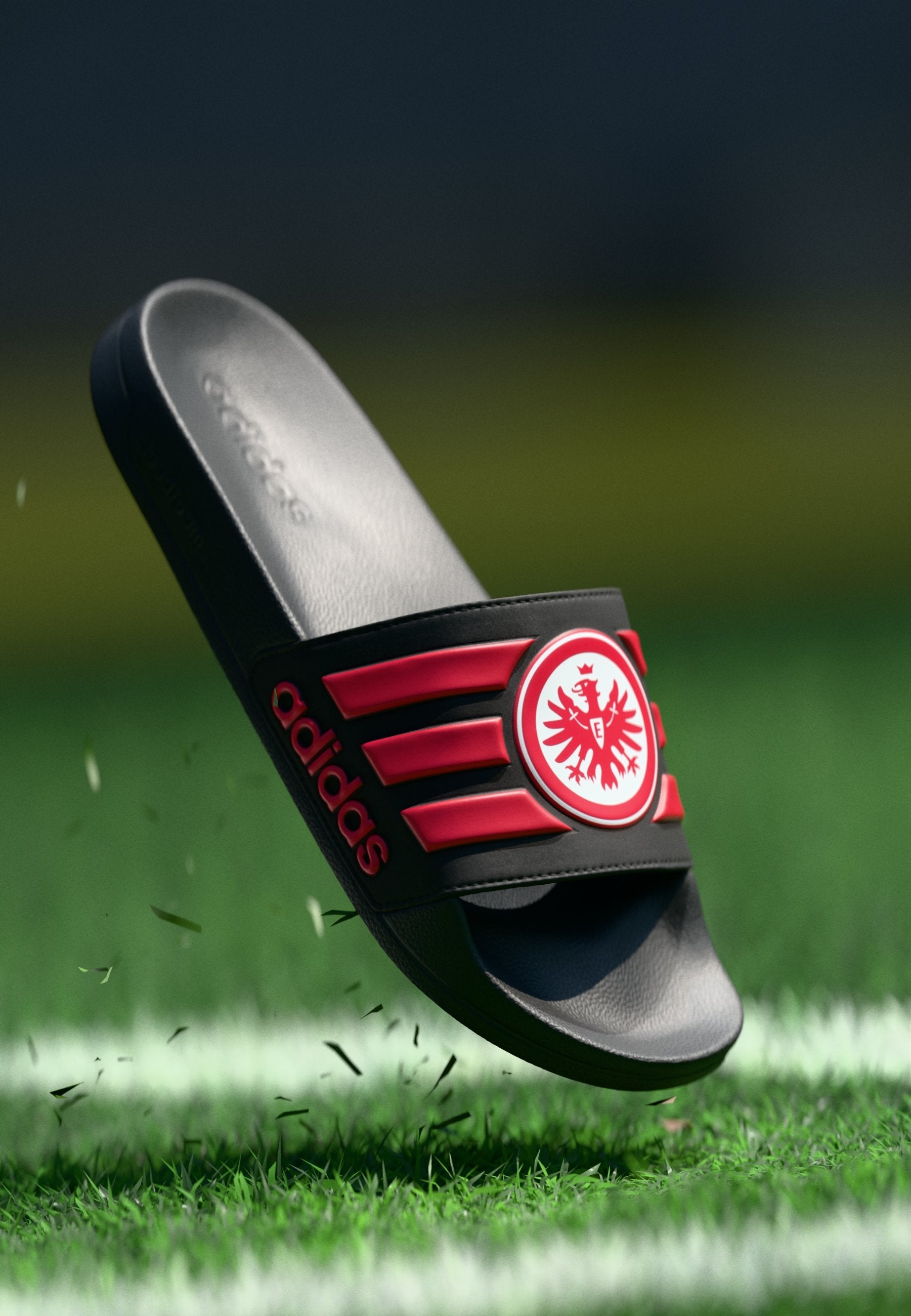 ADILETTE SHOWER FRANKFURT - Claquettes de piscine - core black/sge red