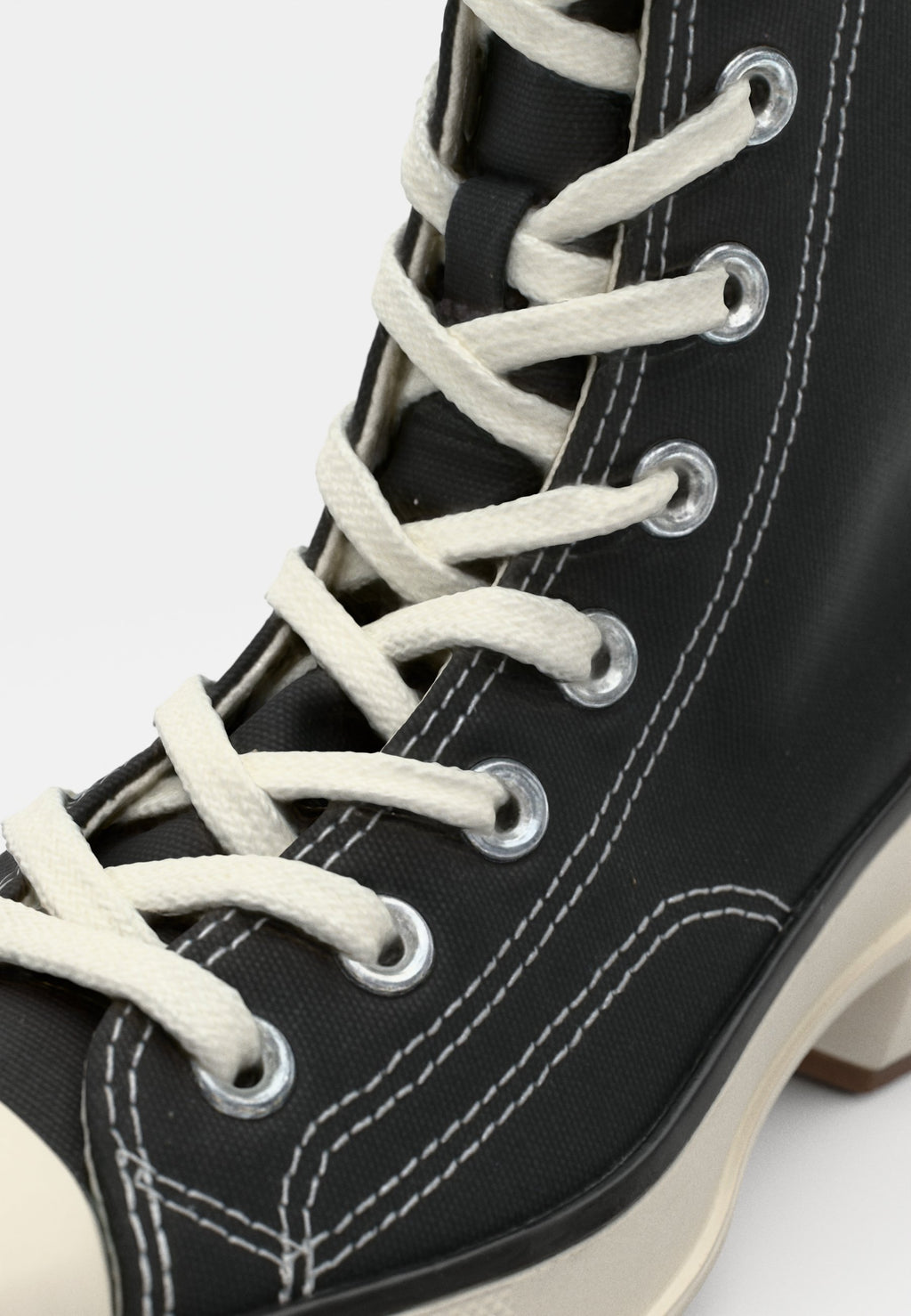 CHUCK 70 DE LUXE POINTED - Yüksek bilekli spor ayakkabı - siyah/beyaz