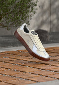 BASESHOT PRO 126 - Trainers - off white/silver-coloured