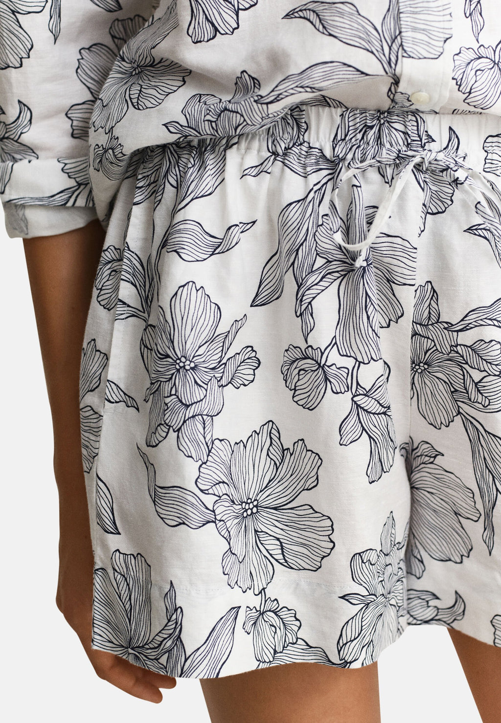 FLORAL PRINT PULL ON - Shorts - evening blue