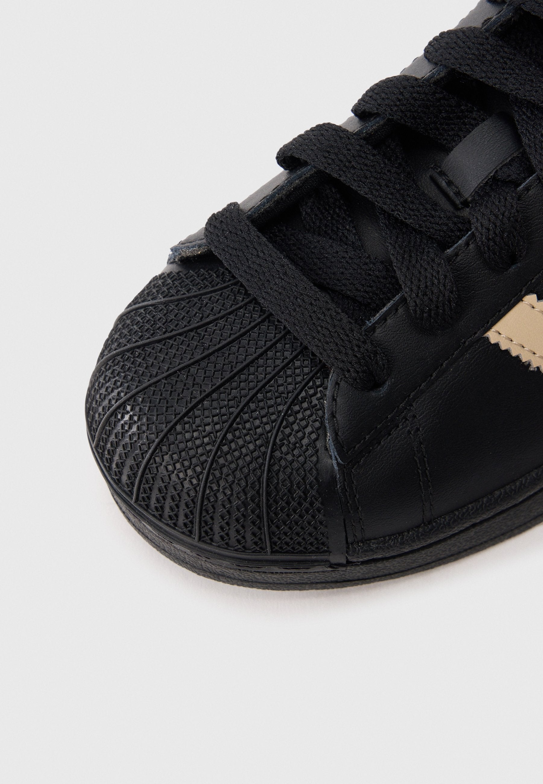 أحذية رياضية SUPERSTAR II UNISEX - أحذية رياضية - أسود أساسي/كاكي حجري