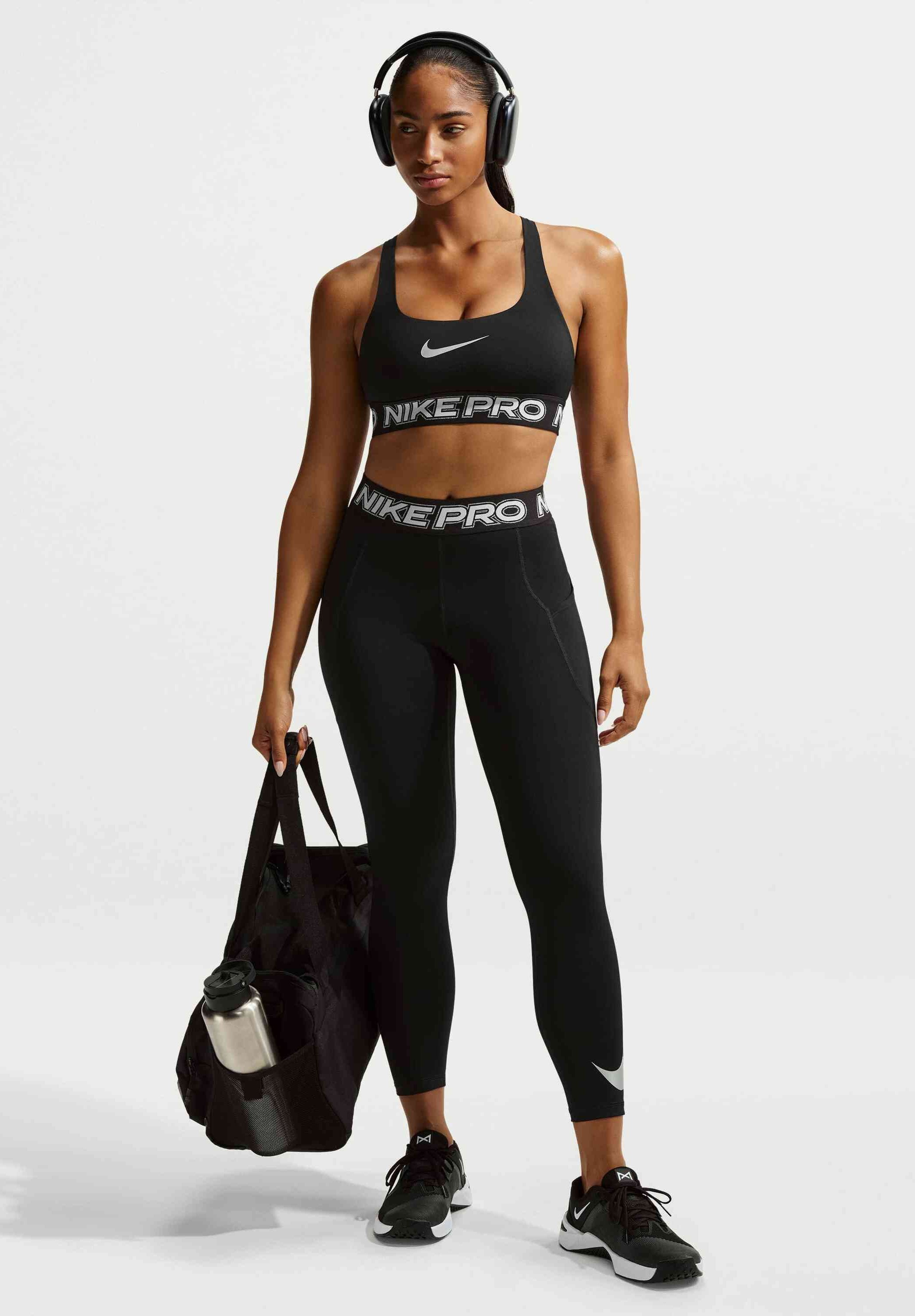 W NP DF BRA TT GRX - Medium support sports bra - black/white/metallic silver
