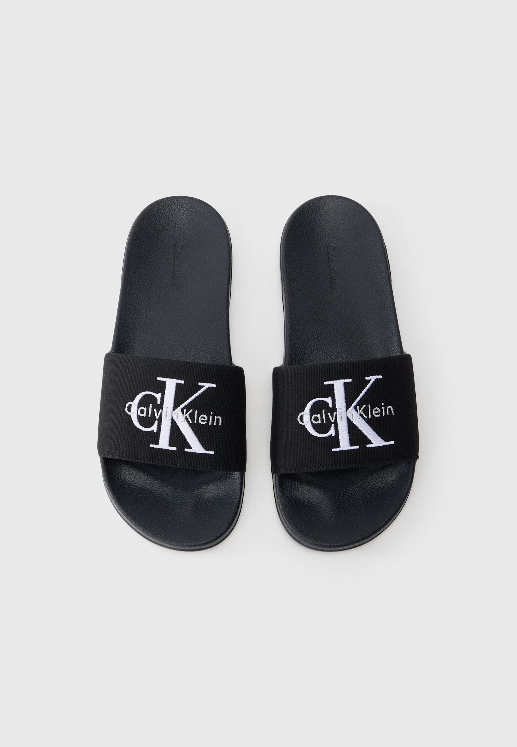 Mules - triple black