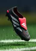 PREDATOR LİG KATLANIR DİL - Sabit zemin futbol ayakkabısı - core black/footwear white/lucid red