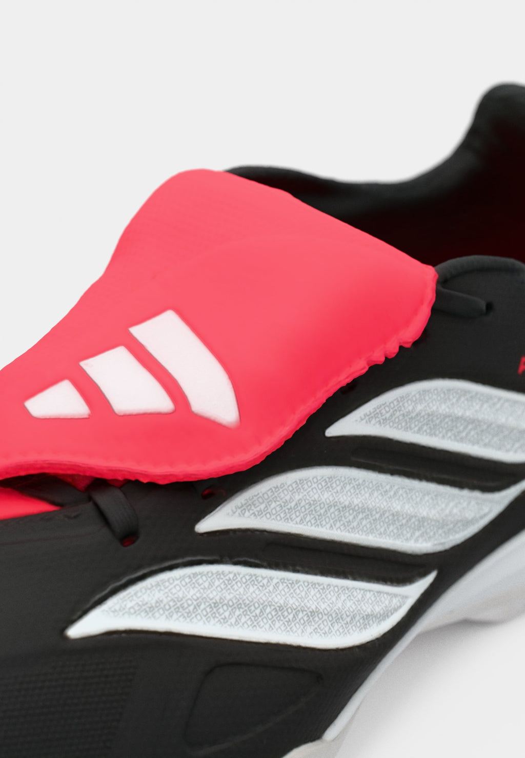 PREDATOR LEAGUE FOLD-OVER TONGUE - Turf football boots - core black/footwear white/lucid red