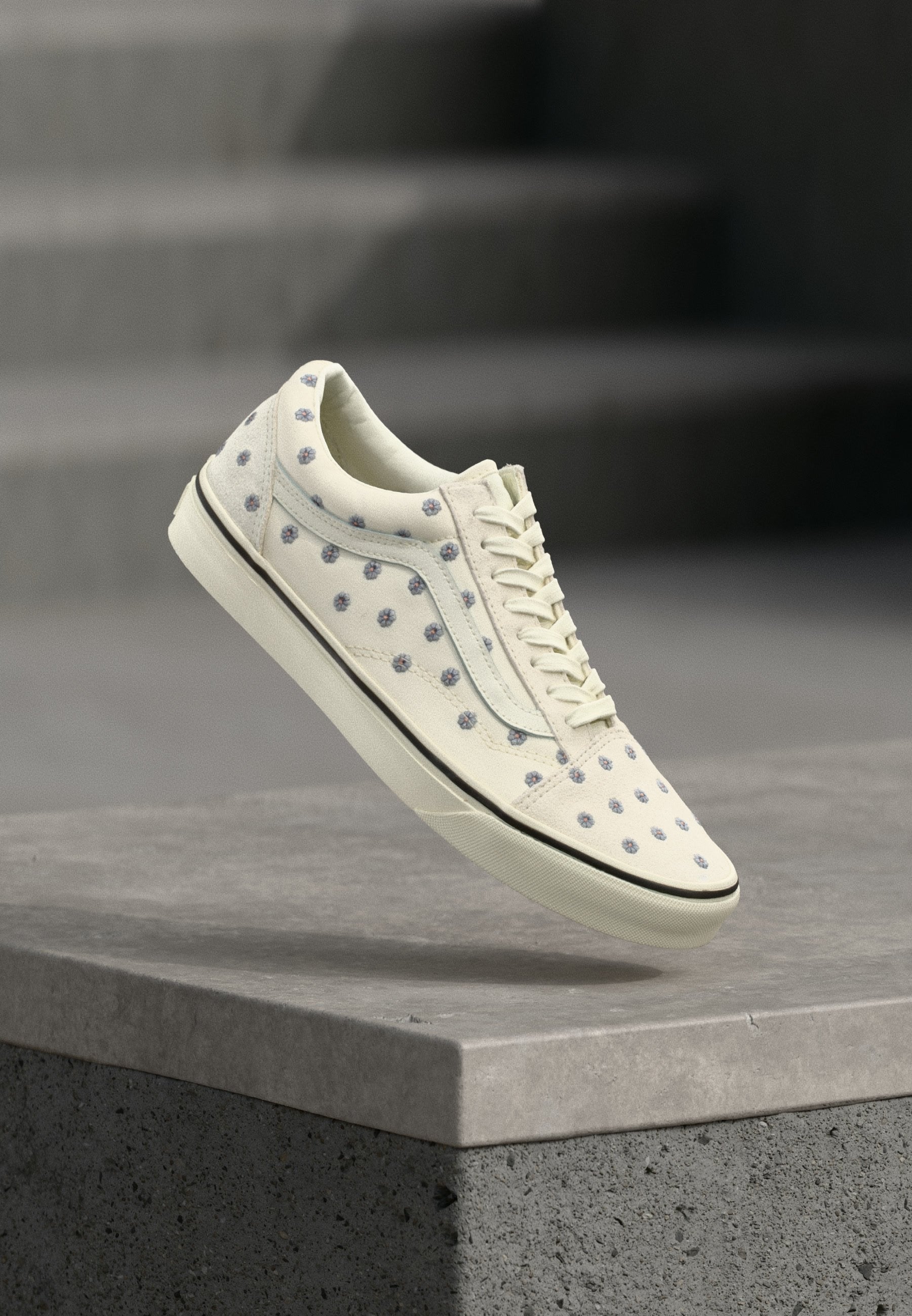 OLD SKOOL - Skate shoes - marshmallow