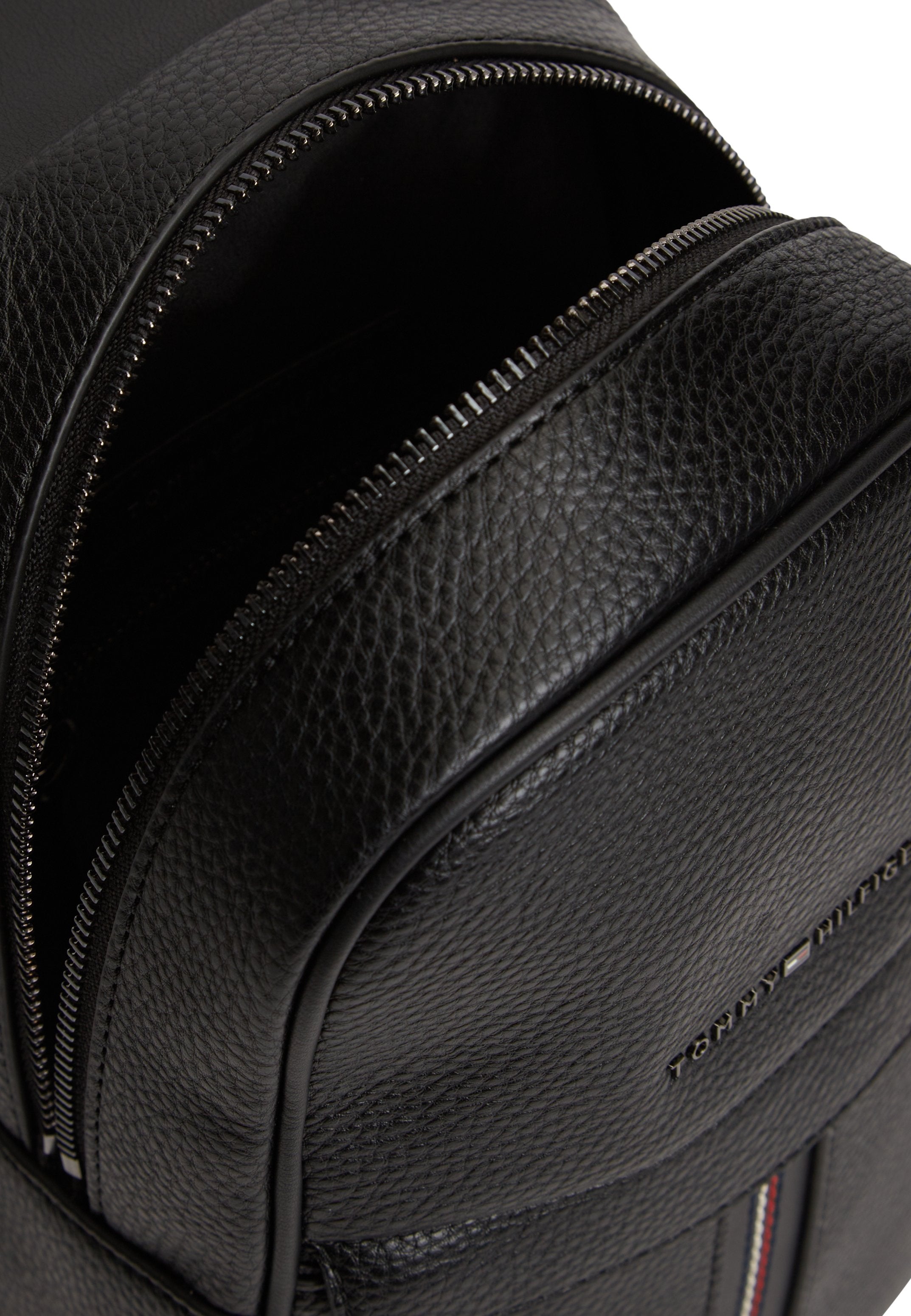 LOGO PEBBLE GRAIN SLING BAG - Cross body bag - black