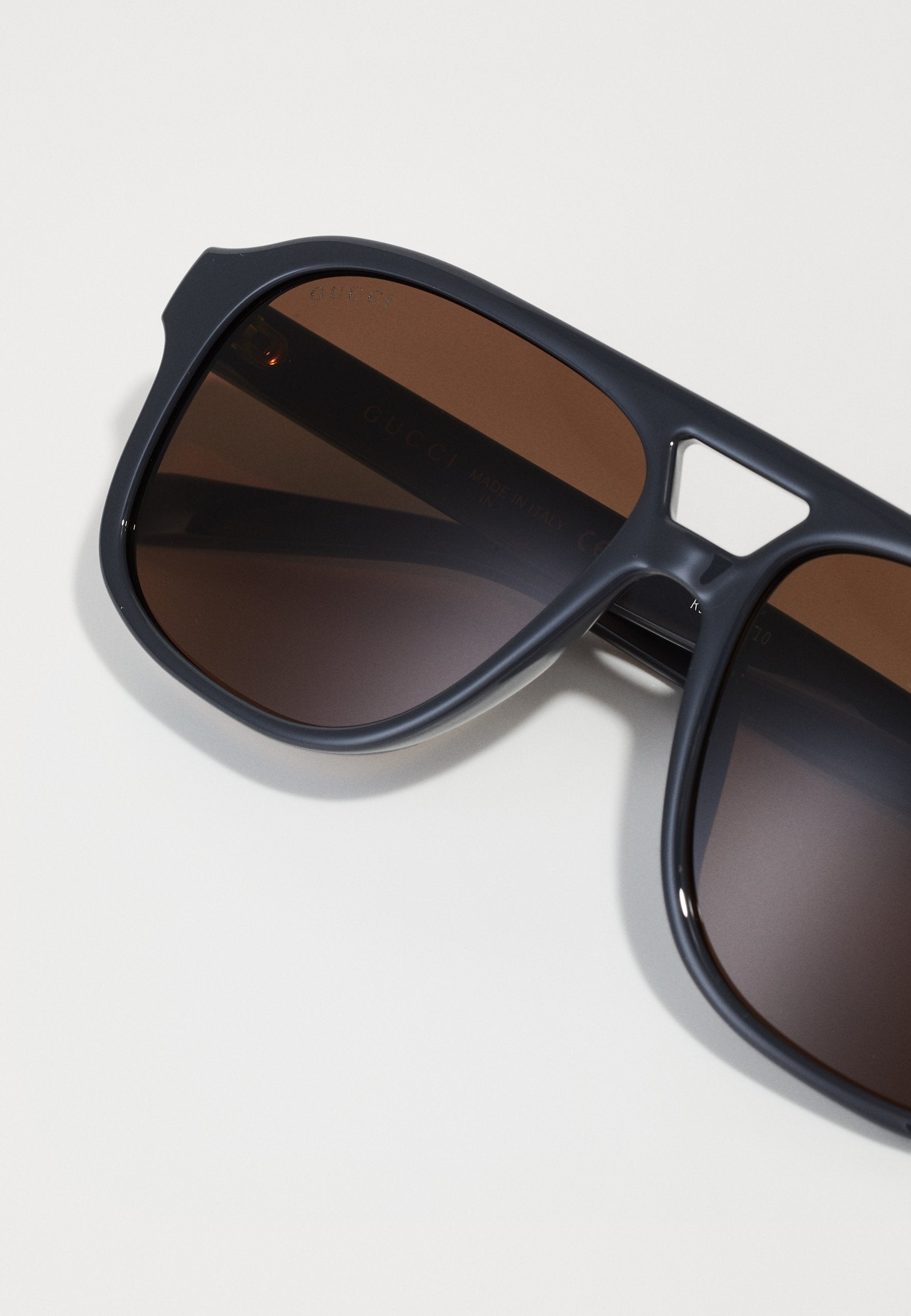 Sunglasses - grey/brown