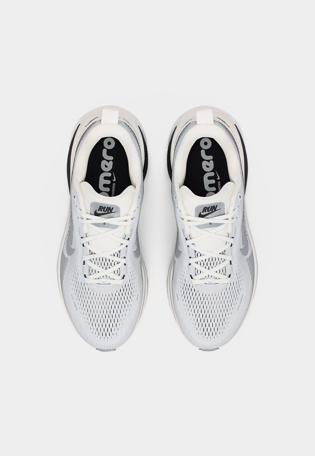 VOMERO 18 - Road running shoes - summit white/metallic silver-coloured/black/off white
