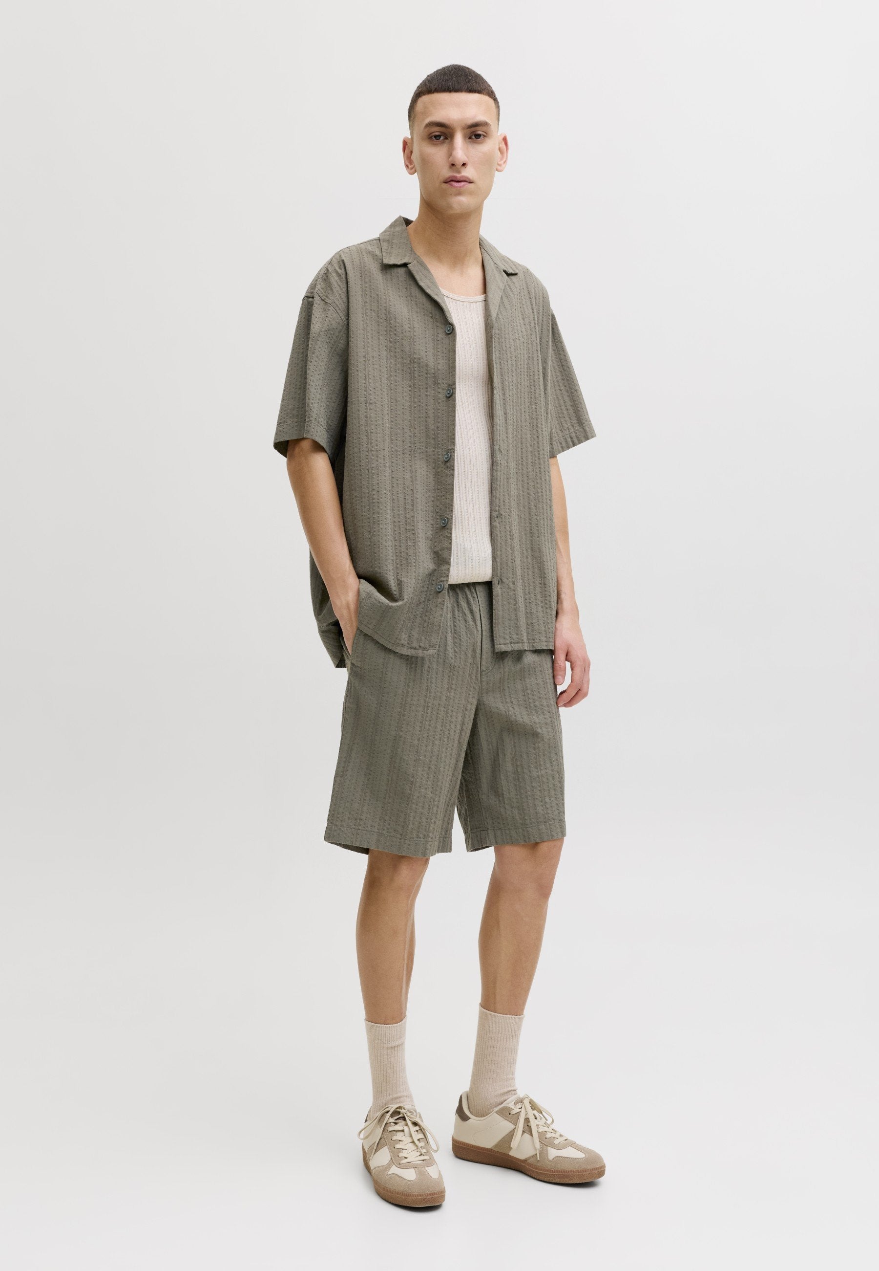 JPSTJAIDEN TYSON JOGGER - Shorts - vetiver