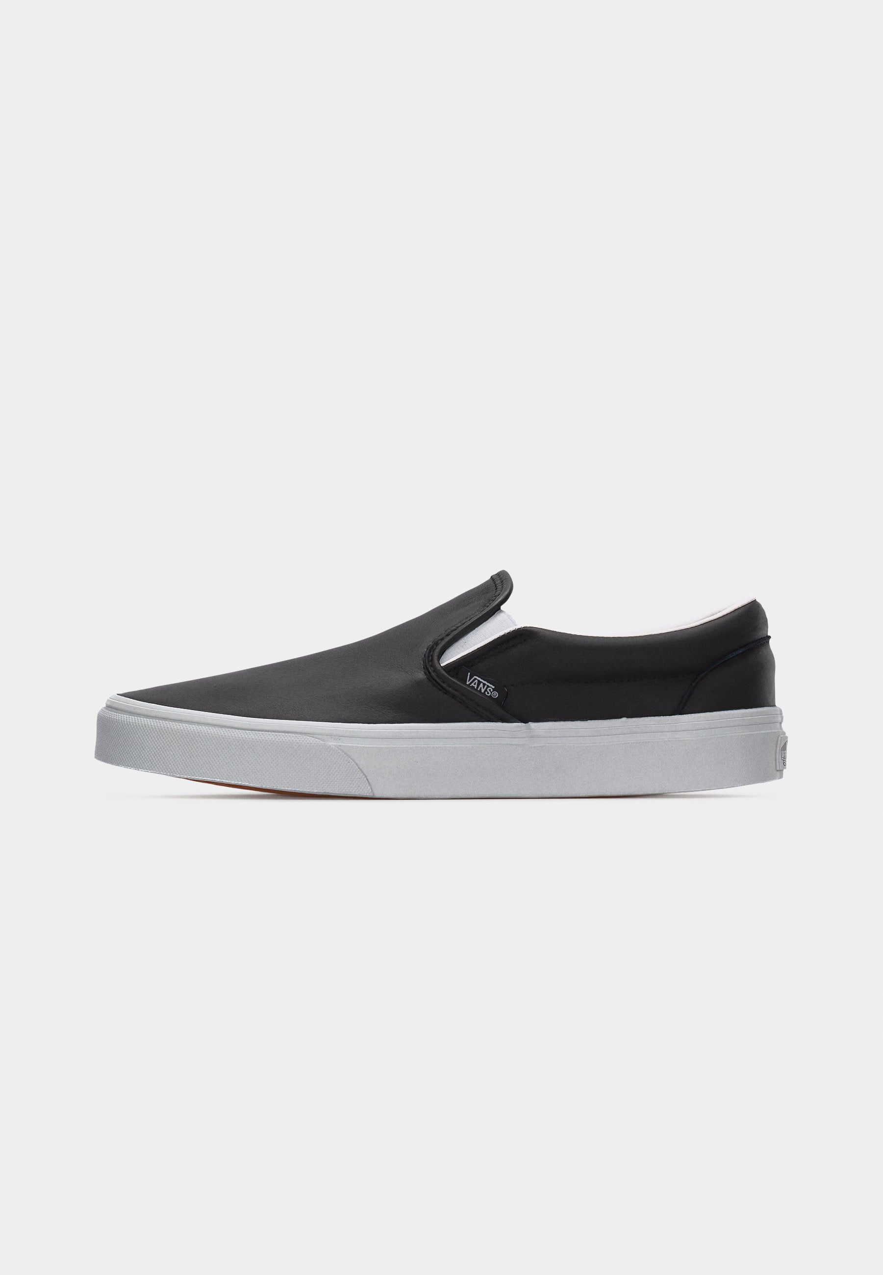 CLASSIC SLIP ON UNISEX - Trainers - black/true white