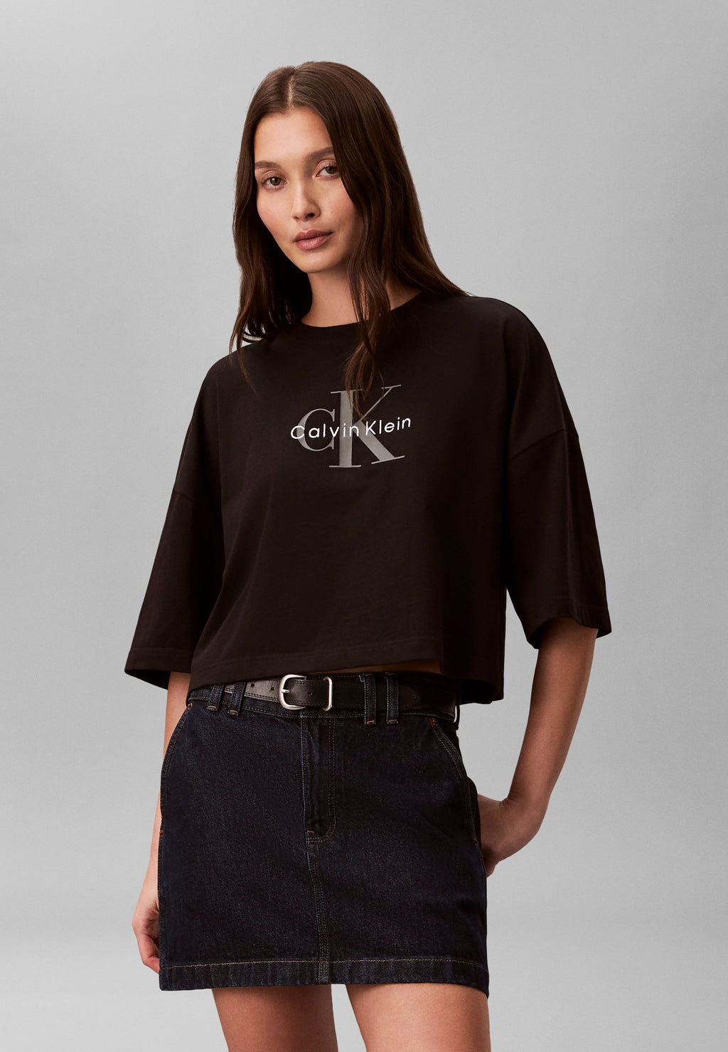 TEE-SHIRT CROP COUPE LARGE MONOLOGO - T-shirt imprimé - black