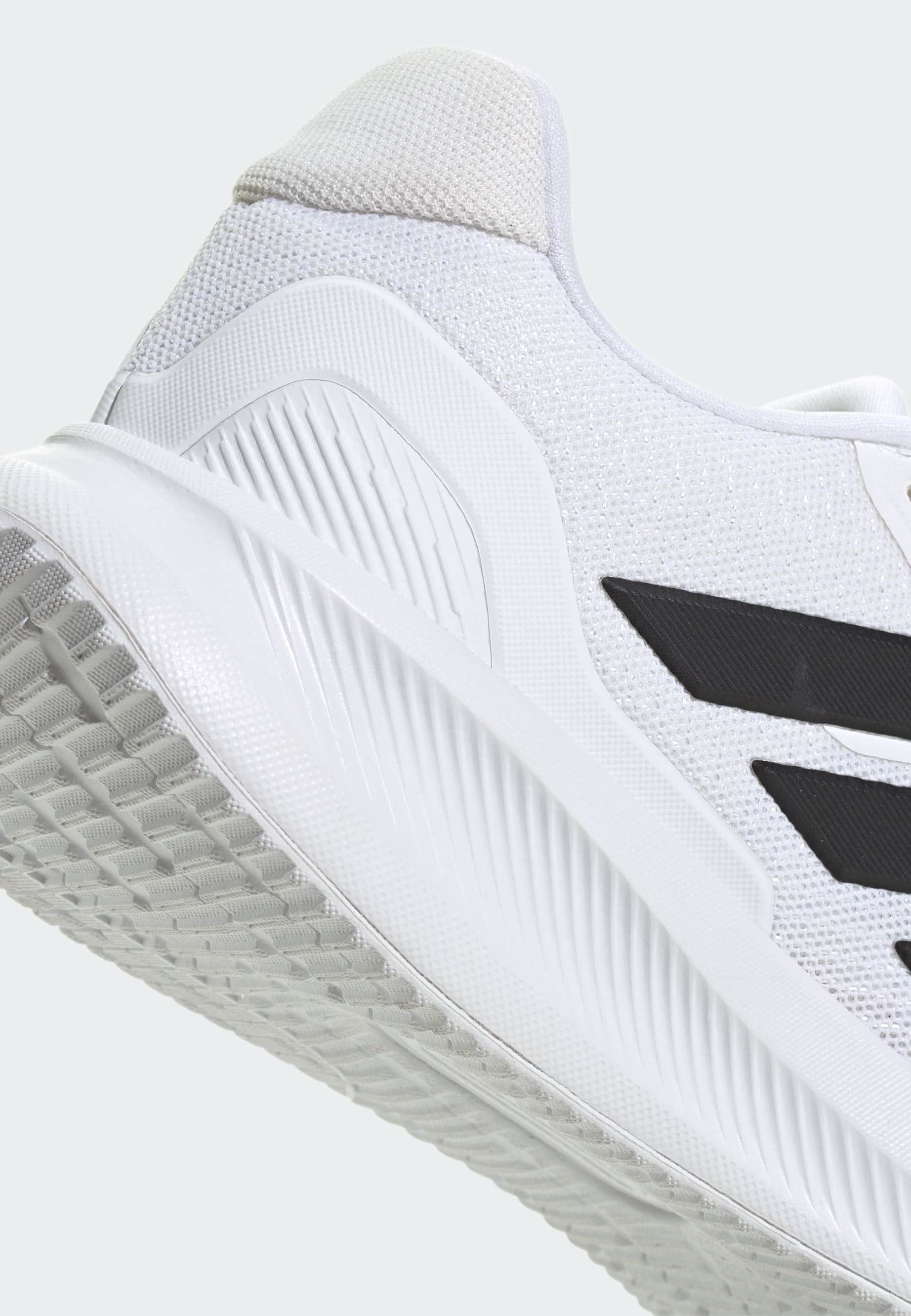 Road running shoes - cloud white   core black   core black