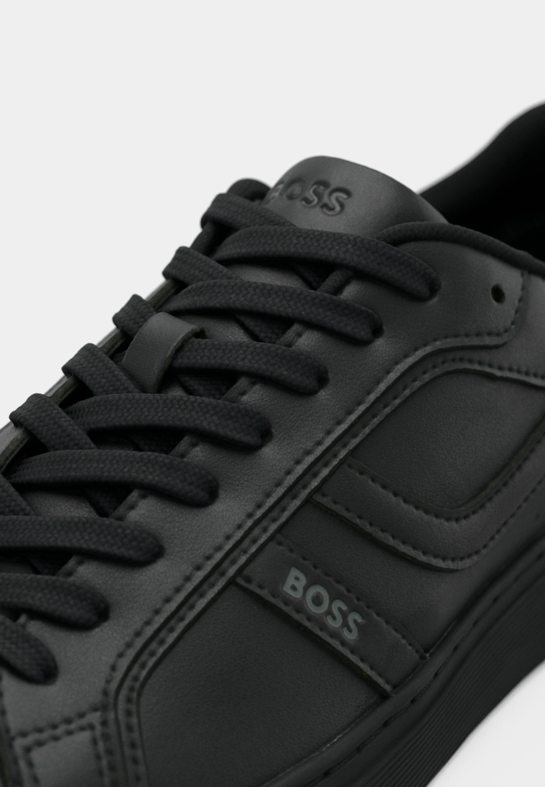 Trainers - black