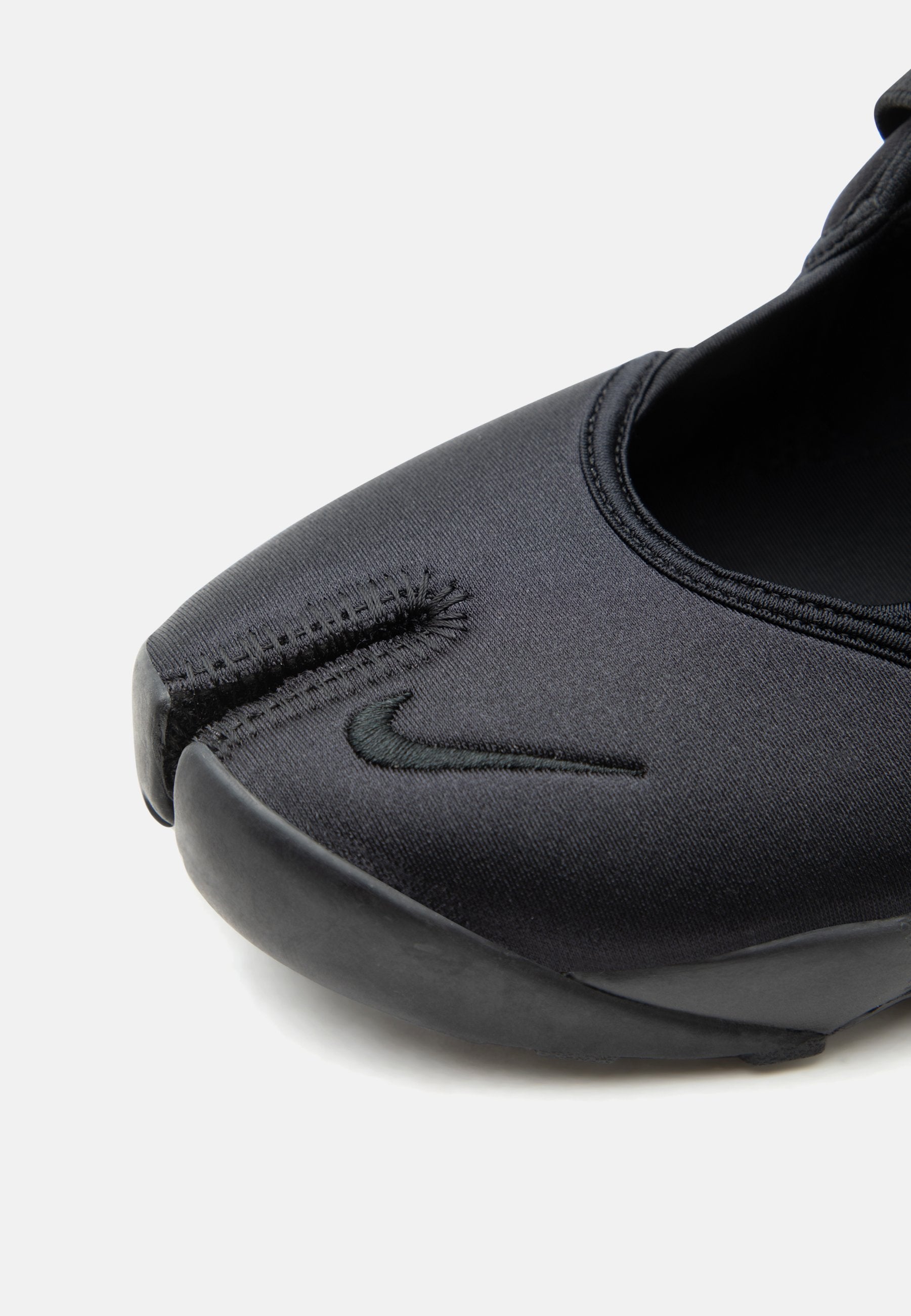 AIR RIFT TRK3 - Trainers - black