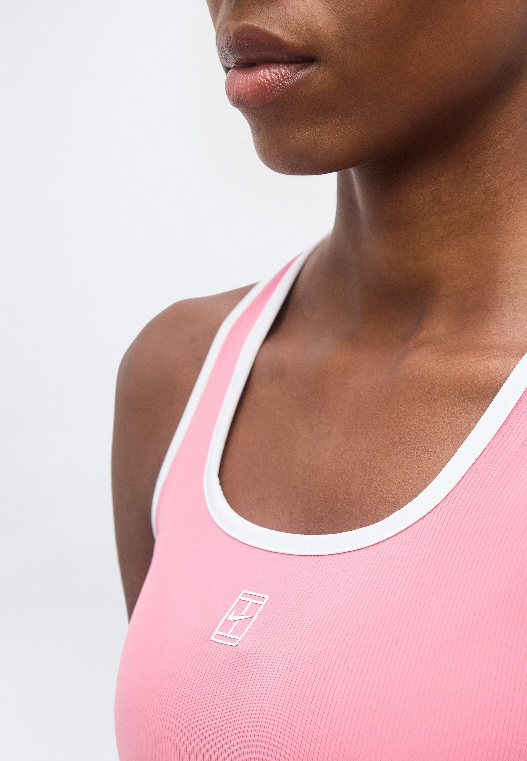 NIKECOURT ADVANTAGE DRESS NOVELTY - Sports dress - peony/white
