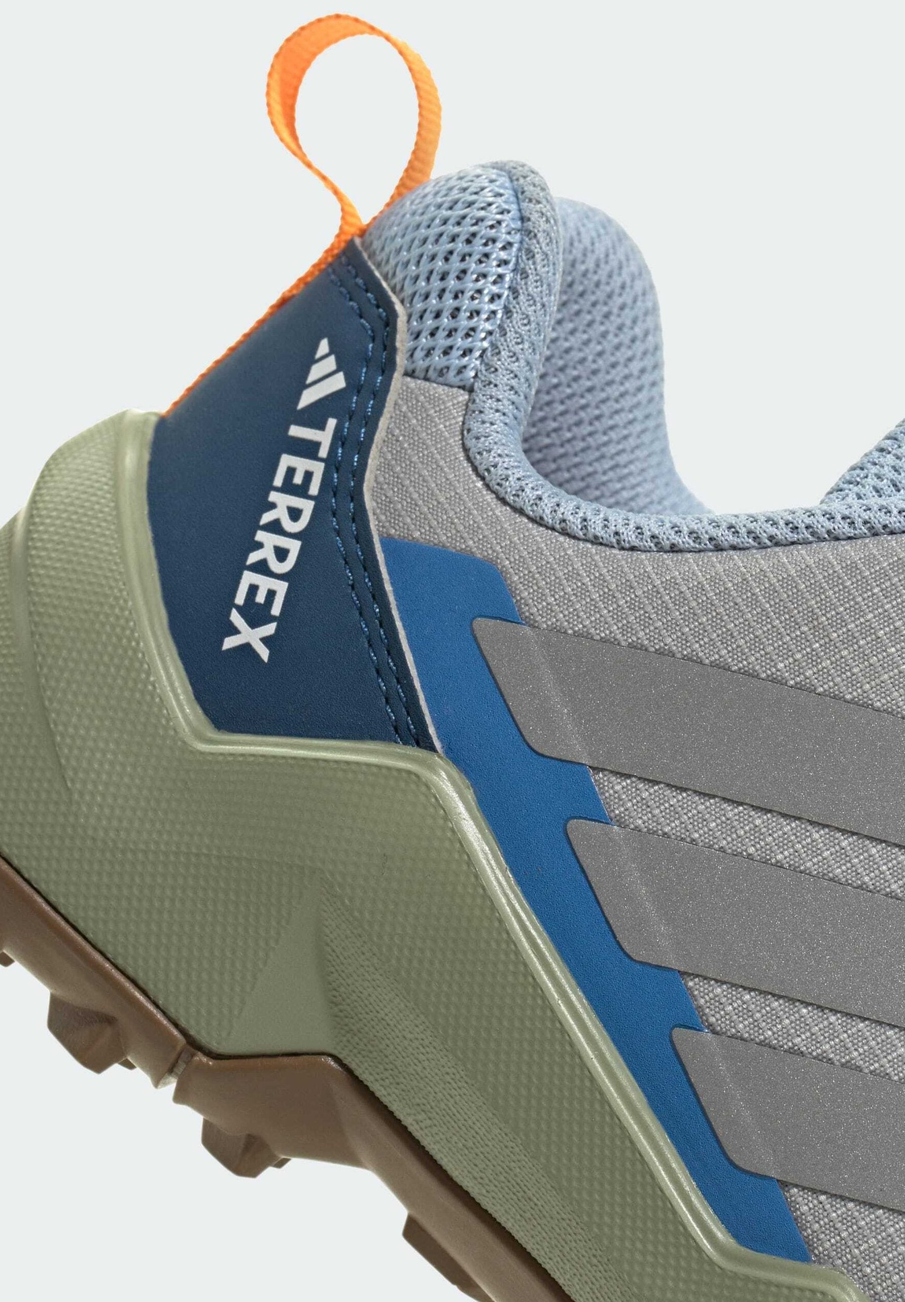 AX4R UNISEX - Hiking shoes - grey two matte silver glow blue