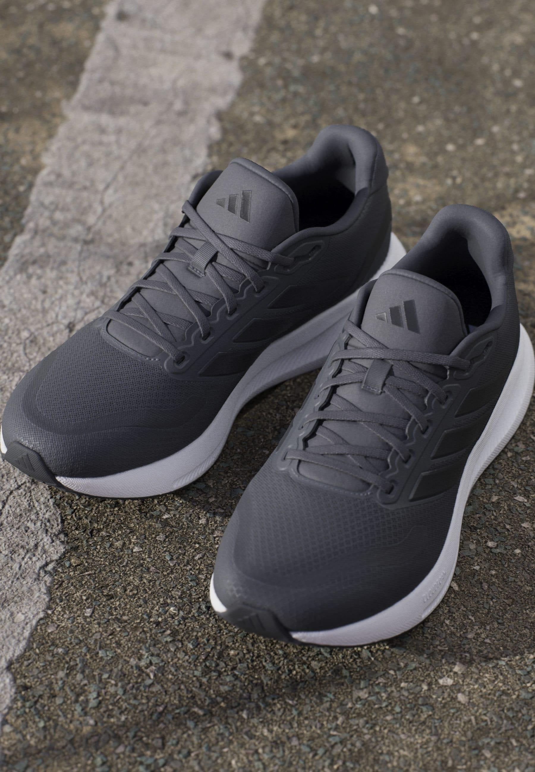 RUNFALCON 5 - Road running shoes - grey six core black cloud white