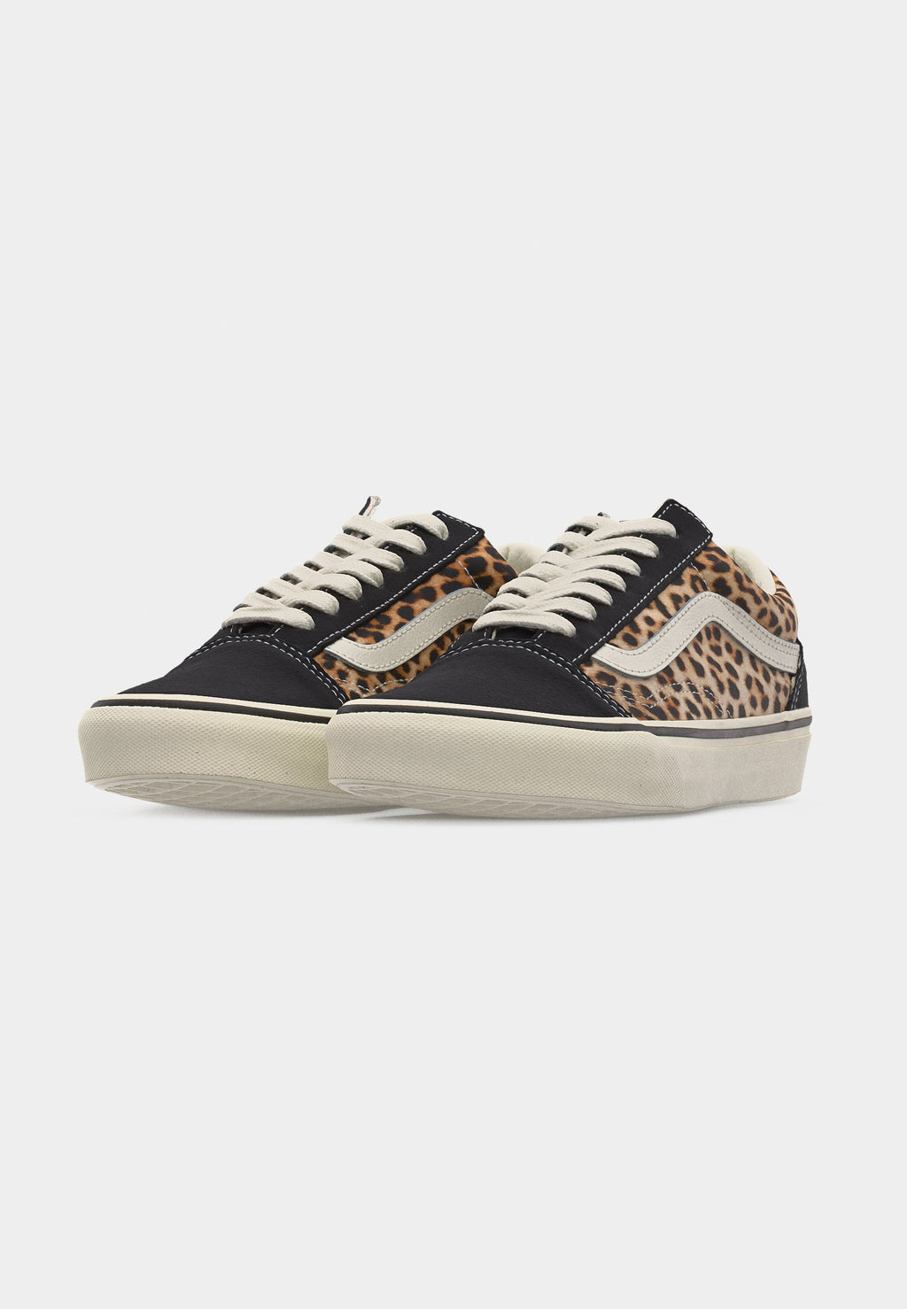 OLD SKOOL - Skate shoes - black