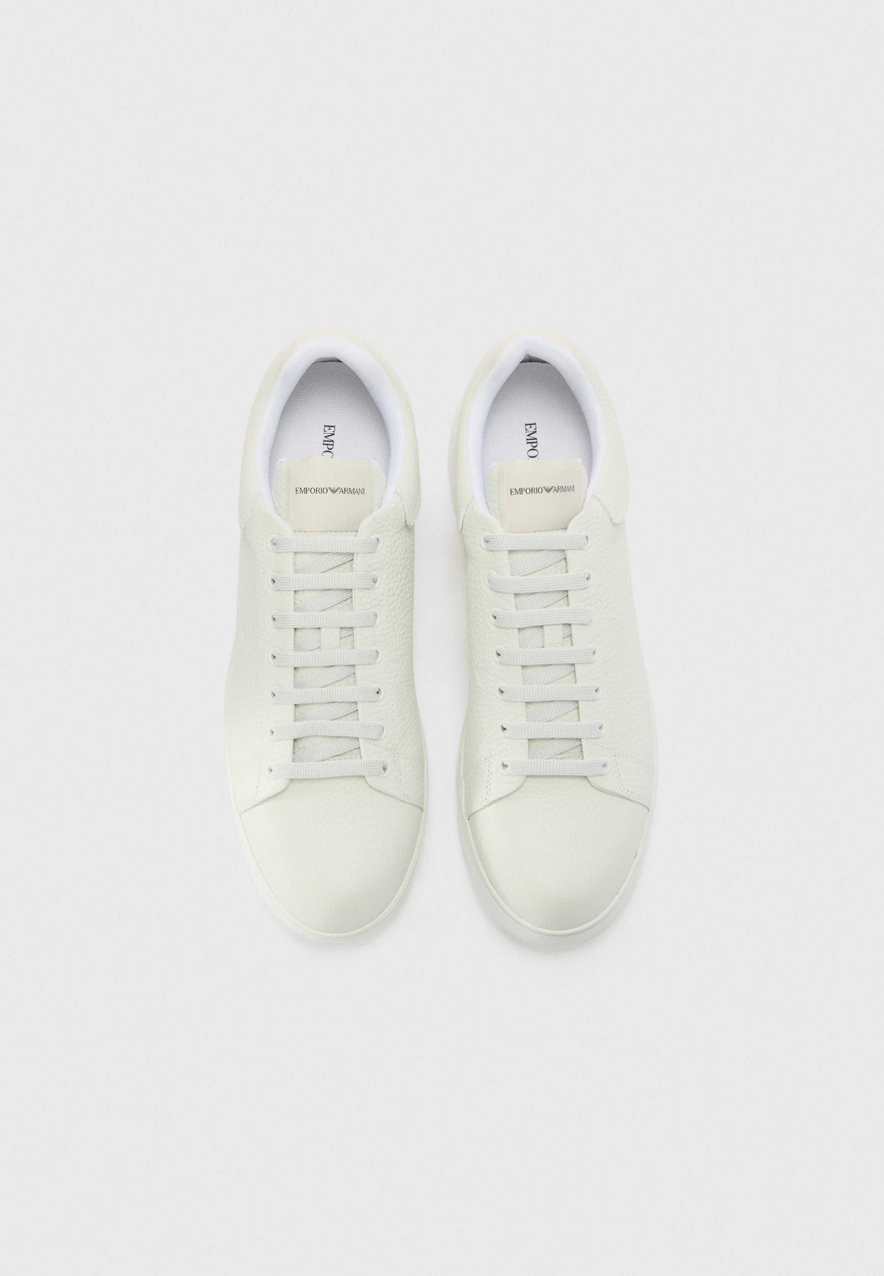 Trainers - white