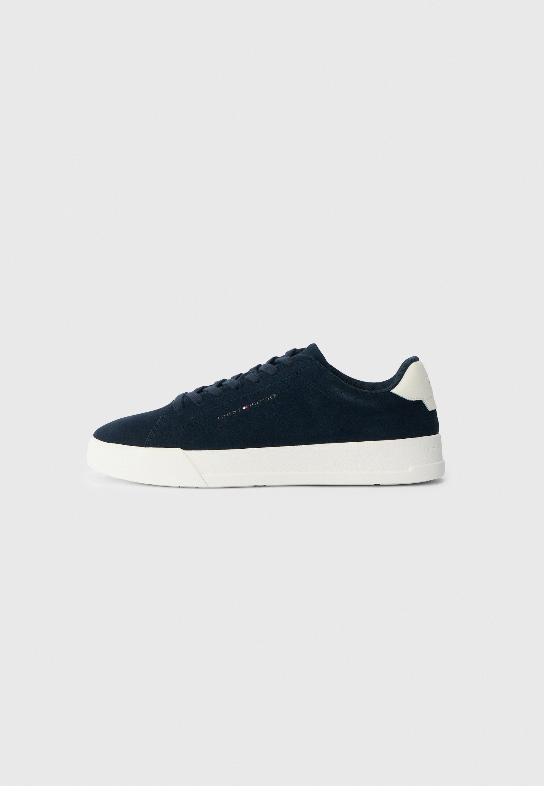 DEBOSSED LOGO SUEDE COURT TRAINERS - Trainers - desert sky