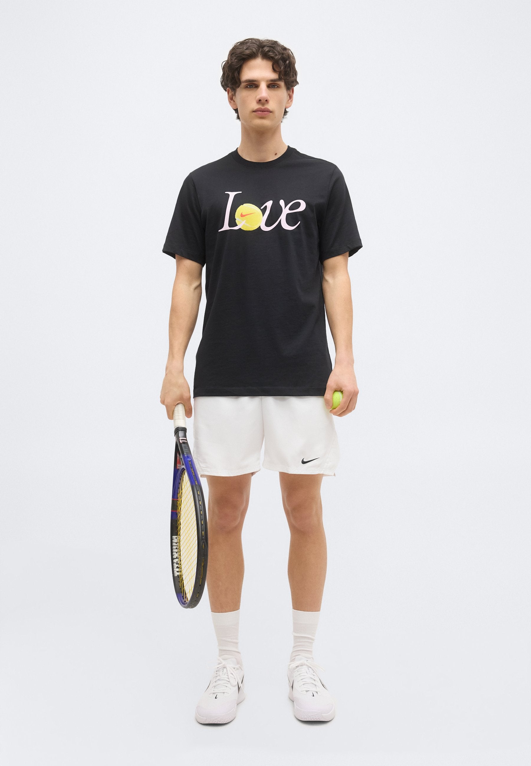 NIKECOURT TEE LOVE - Print T-shirt - black