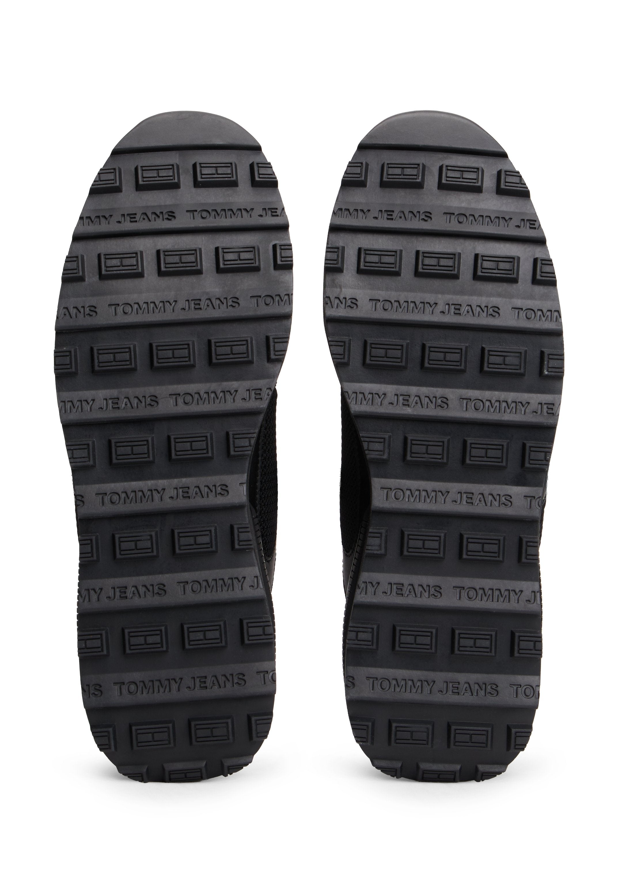 ESSENTIAL TECHNICAL MESH CLEAT TRAINERS - Trainers - black
