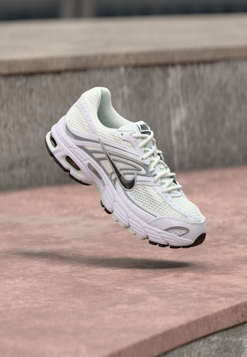 AIR MAX MOTO 2K - Spor Ayakkabı - beyaz/siyah/metalik gümüş rengi/photon dust