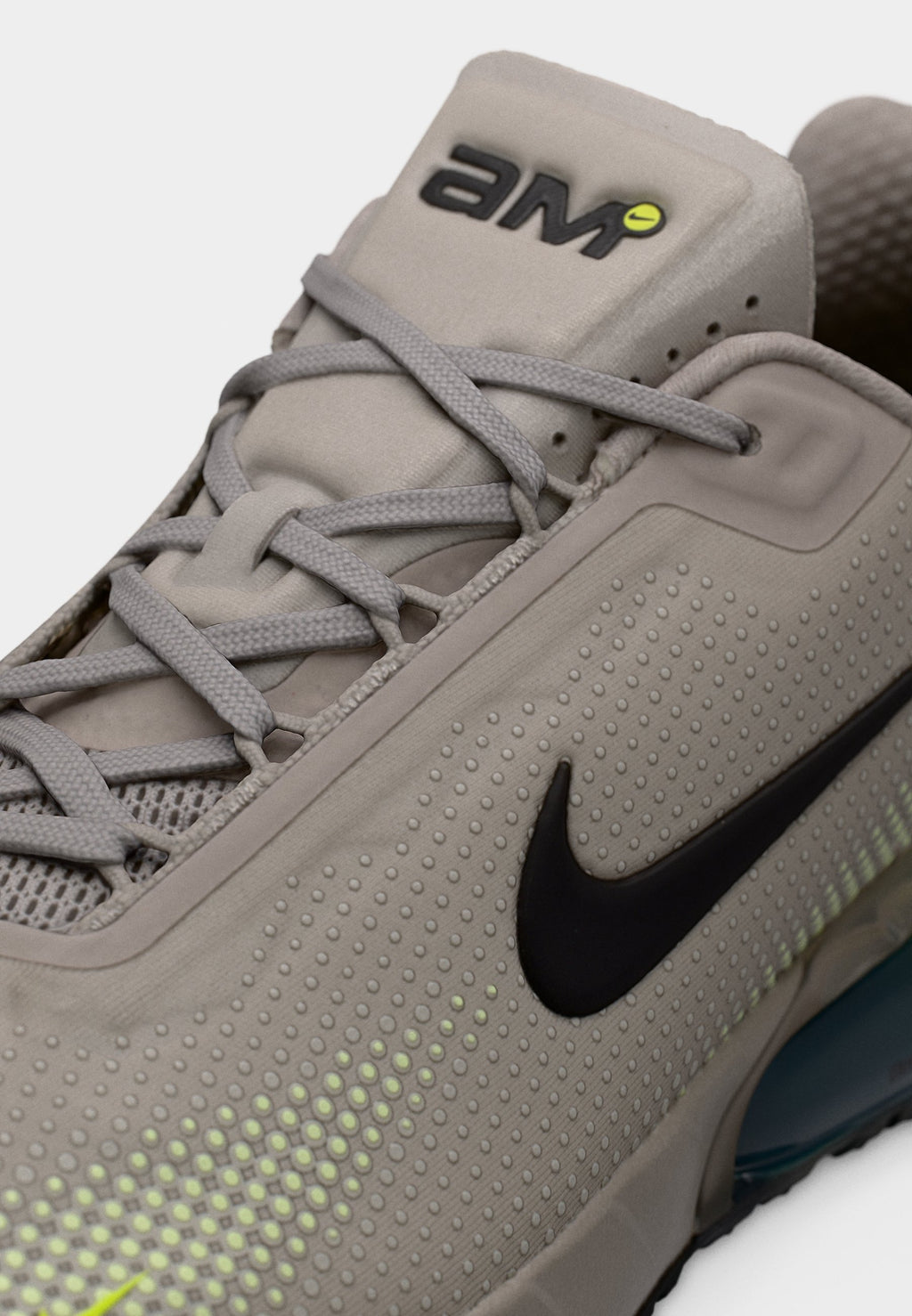 AIR MAX PHOENIX - Trainers - moon particle/black/volt ice/light liquid lime