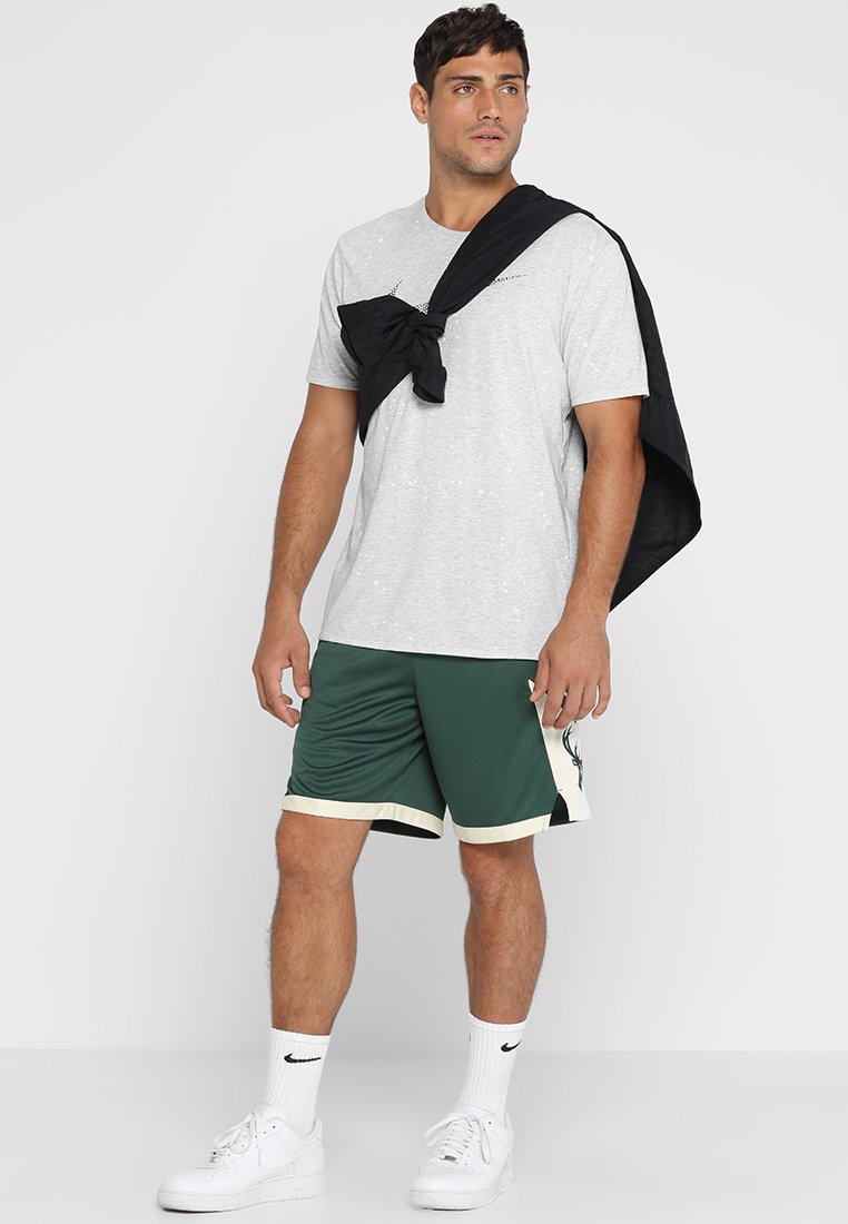 MILWAUKEE BUCKS NBA SWINGMAN SHORT - Sports shorts - fir/flat opal/opal/white