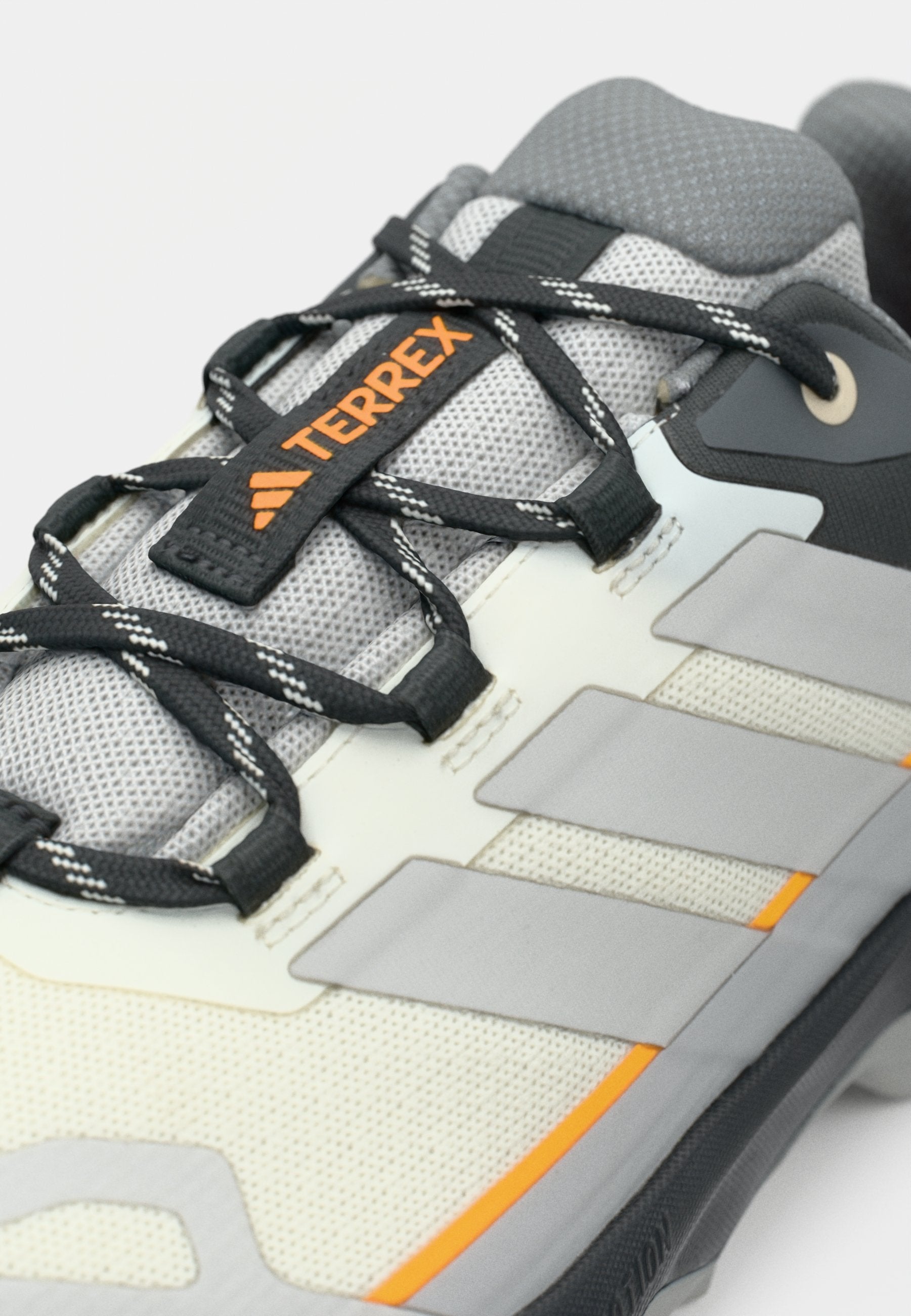 SKYCHASER AX5 - Hiking shoes - off white/matte silver-coloured/grey three
