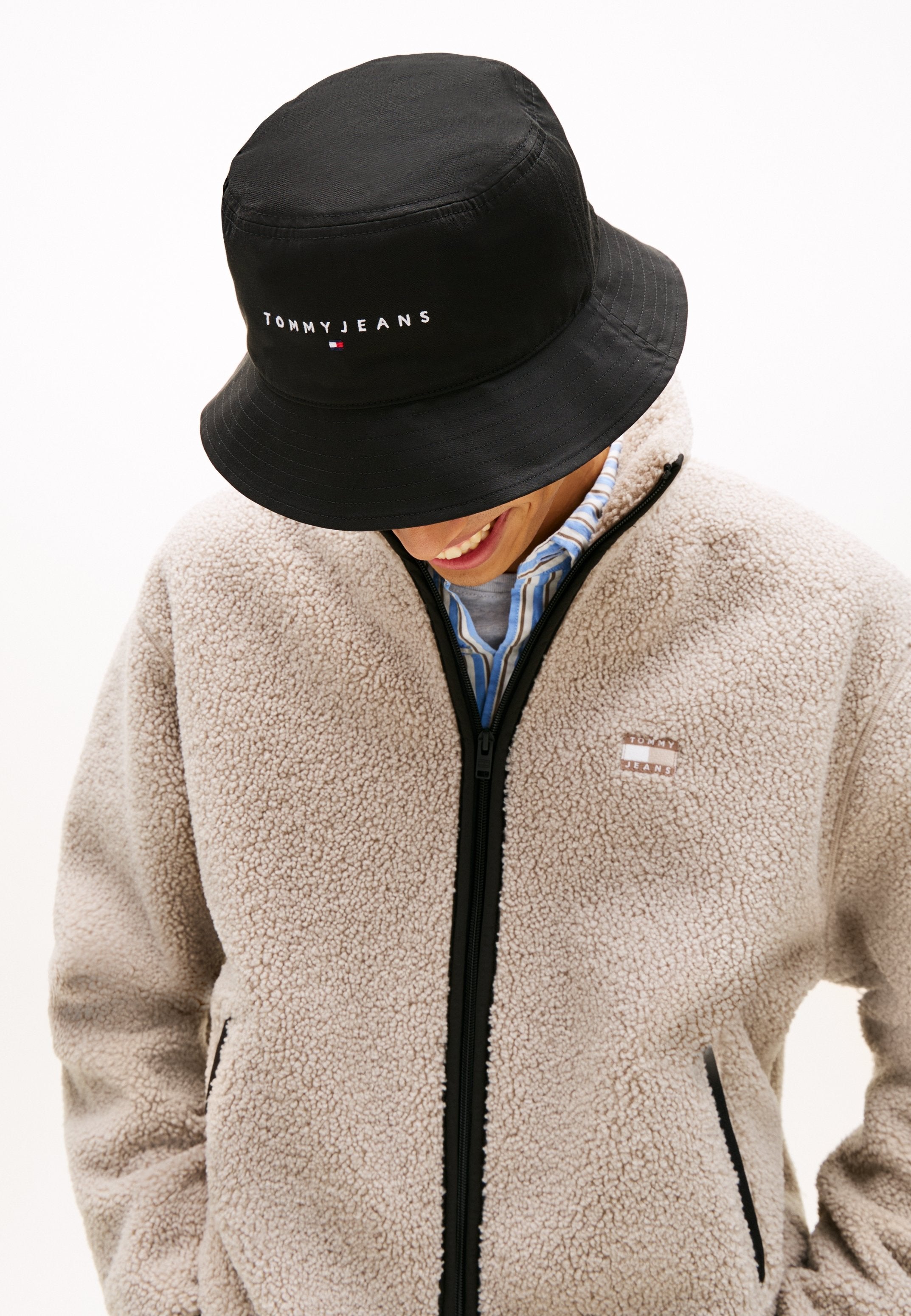 LINEAR LOGO EMBROIDERY TWILL BUCKET HAT - Hat - black